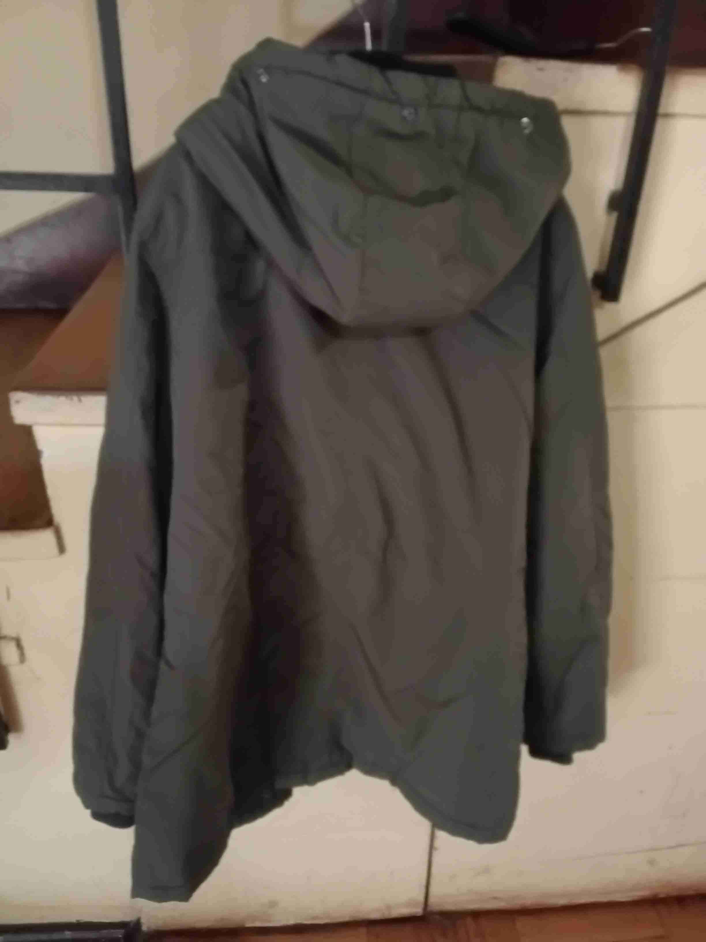 Parka verde con capucha - miniatura 2