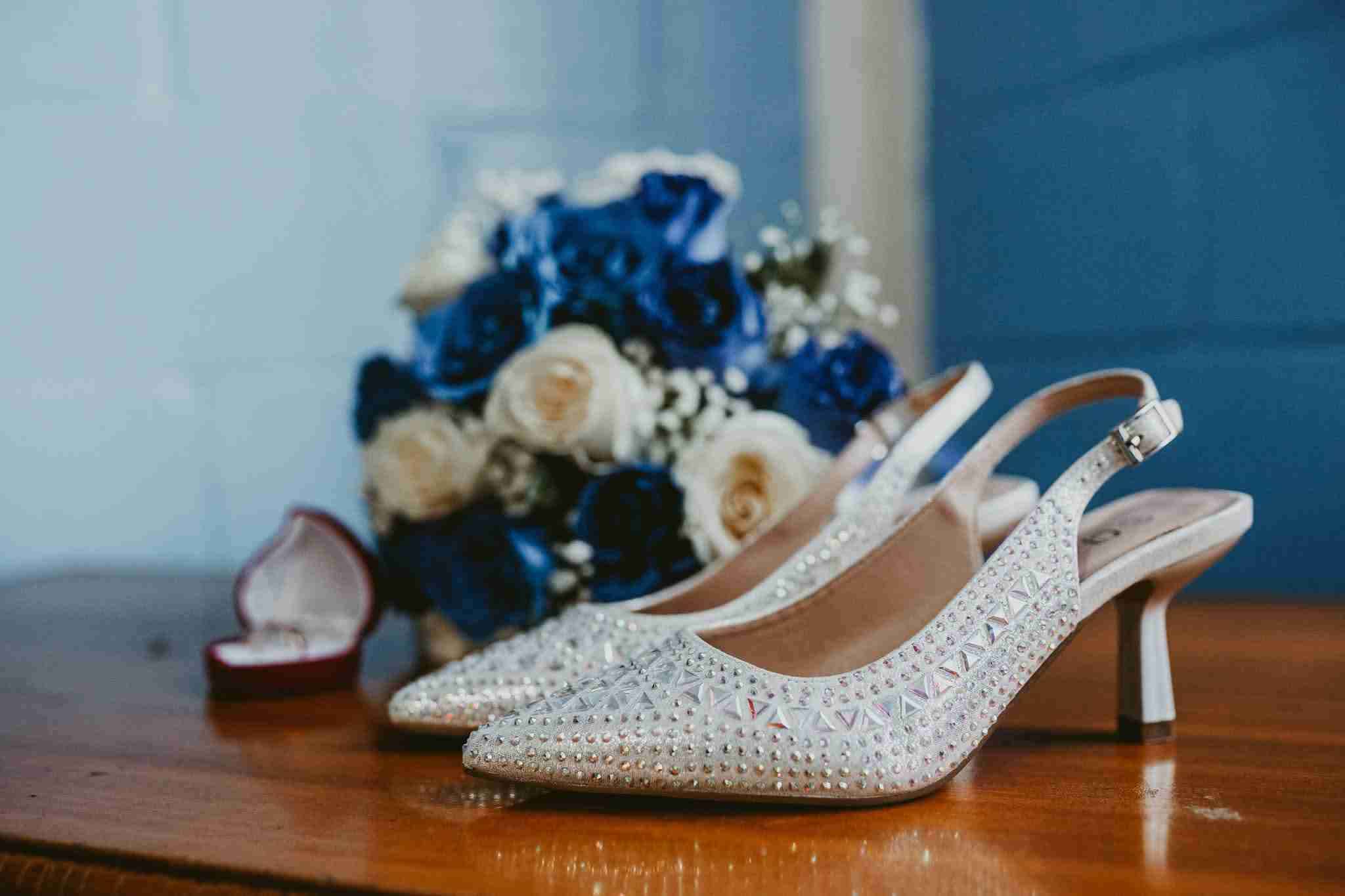 Zapatos de tacón con brillantes - miniatura 1