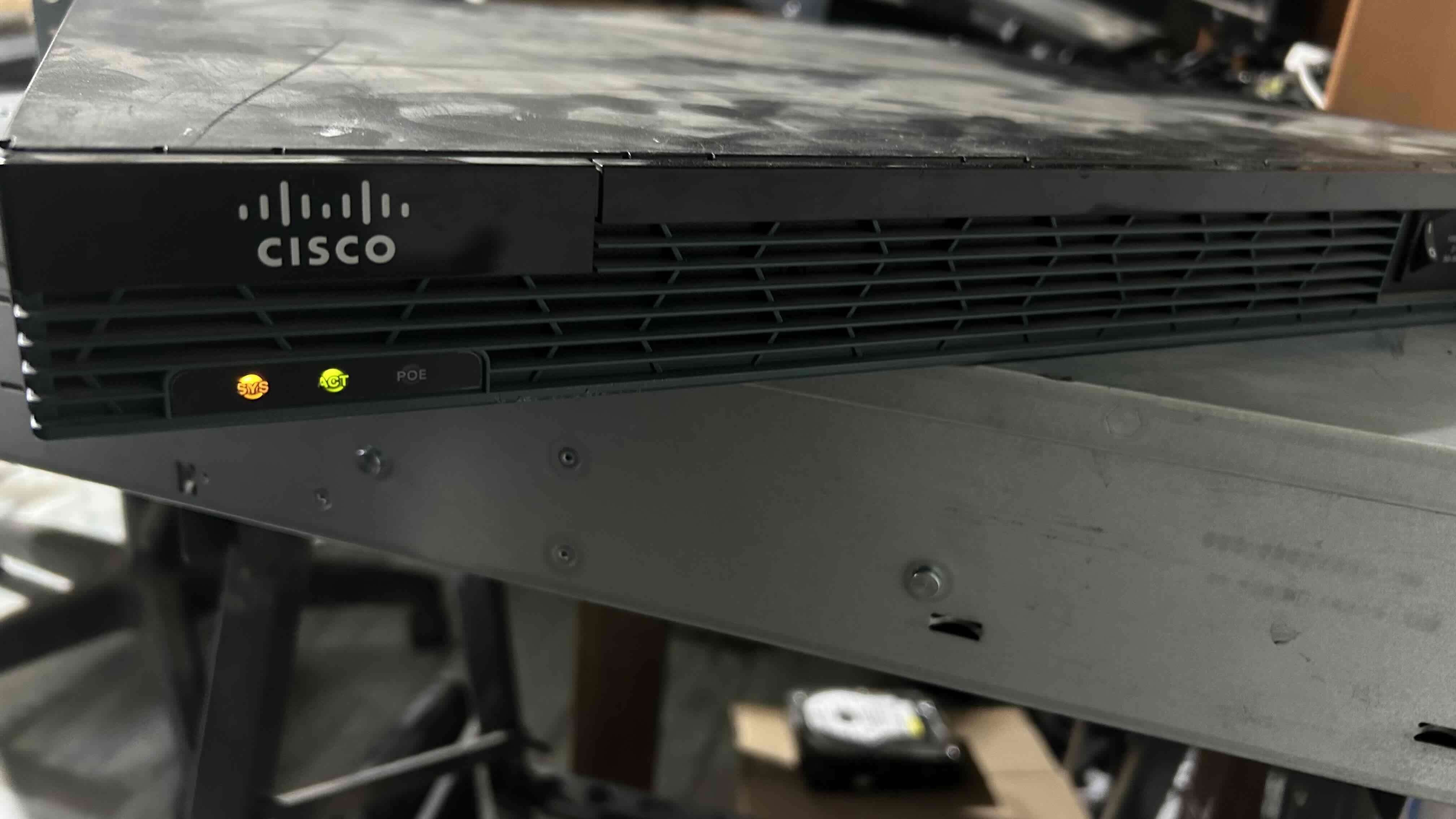 REMATE Router Cisco 2900 series - miniatura 1