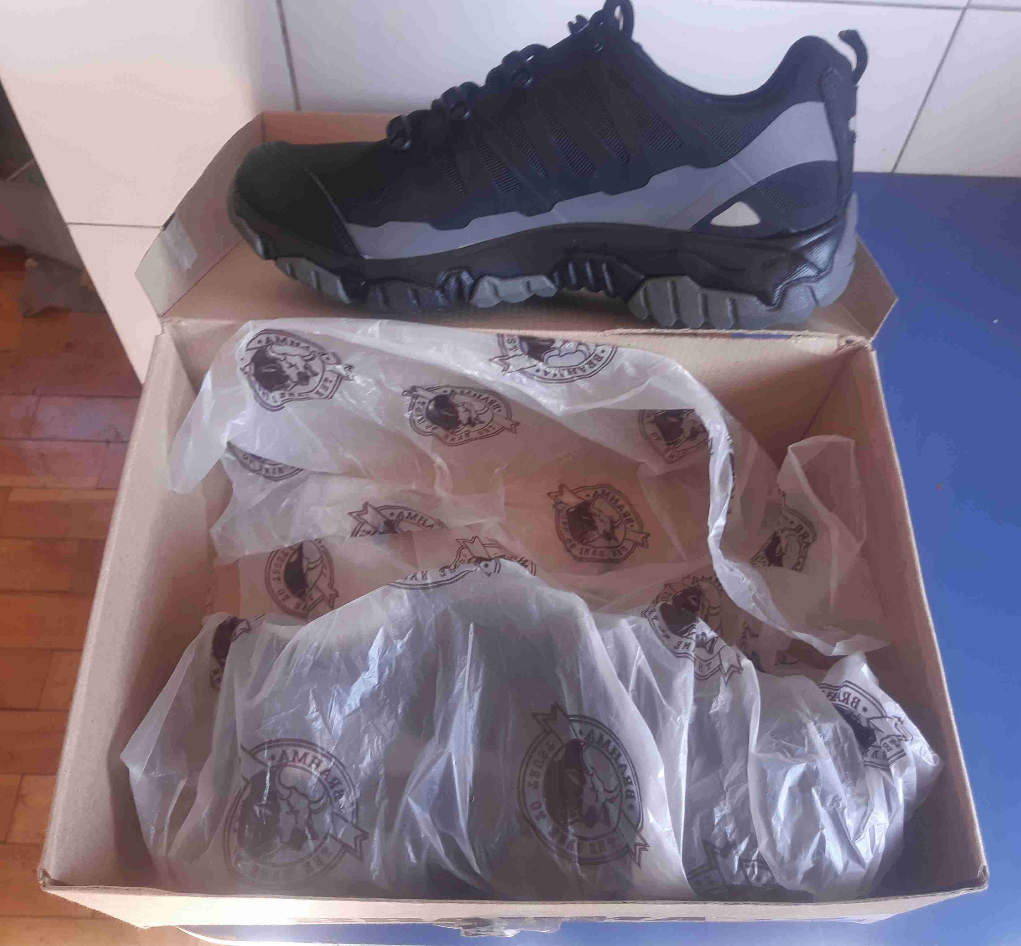 Zapatillas outdoor Brahma negras - miniatura 2