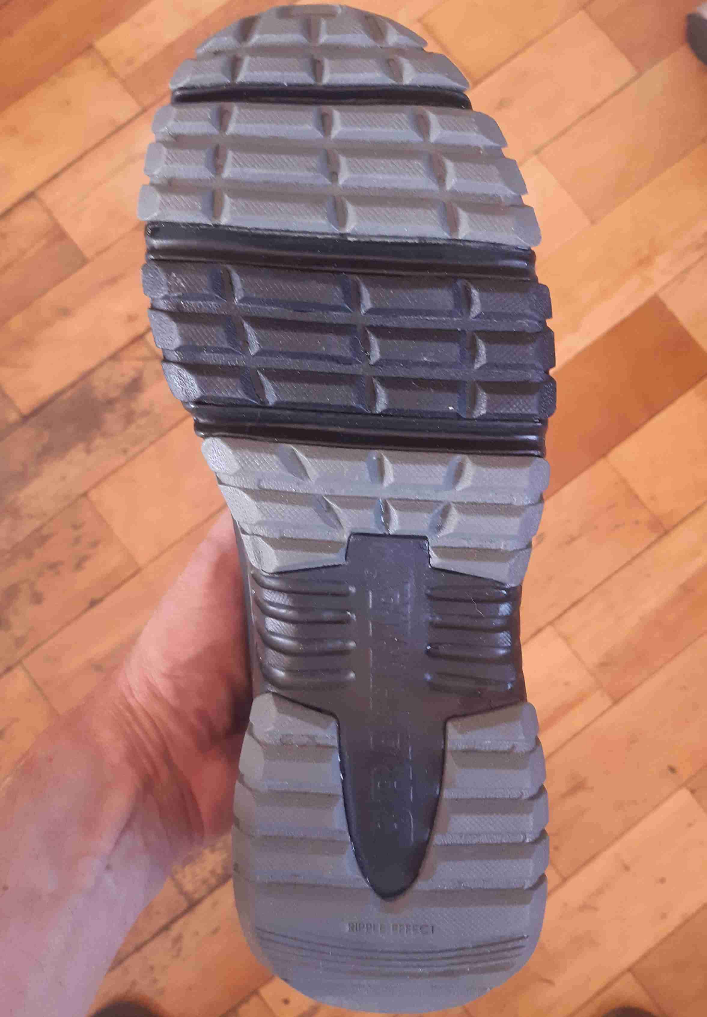 Zapatillas outdoor Brahma negras - miniatura 3