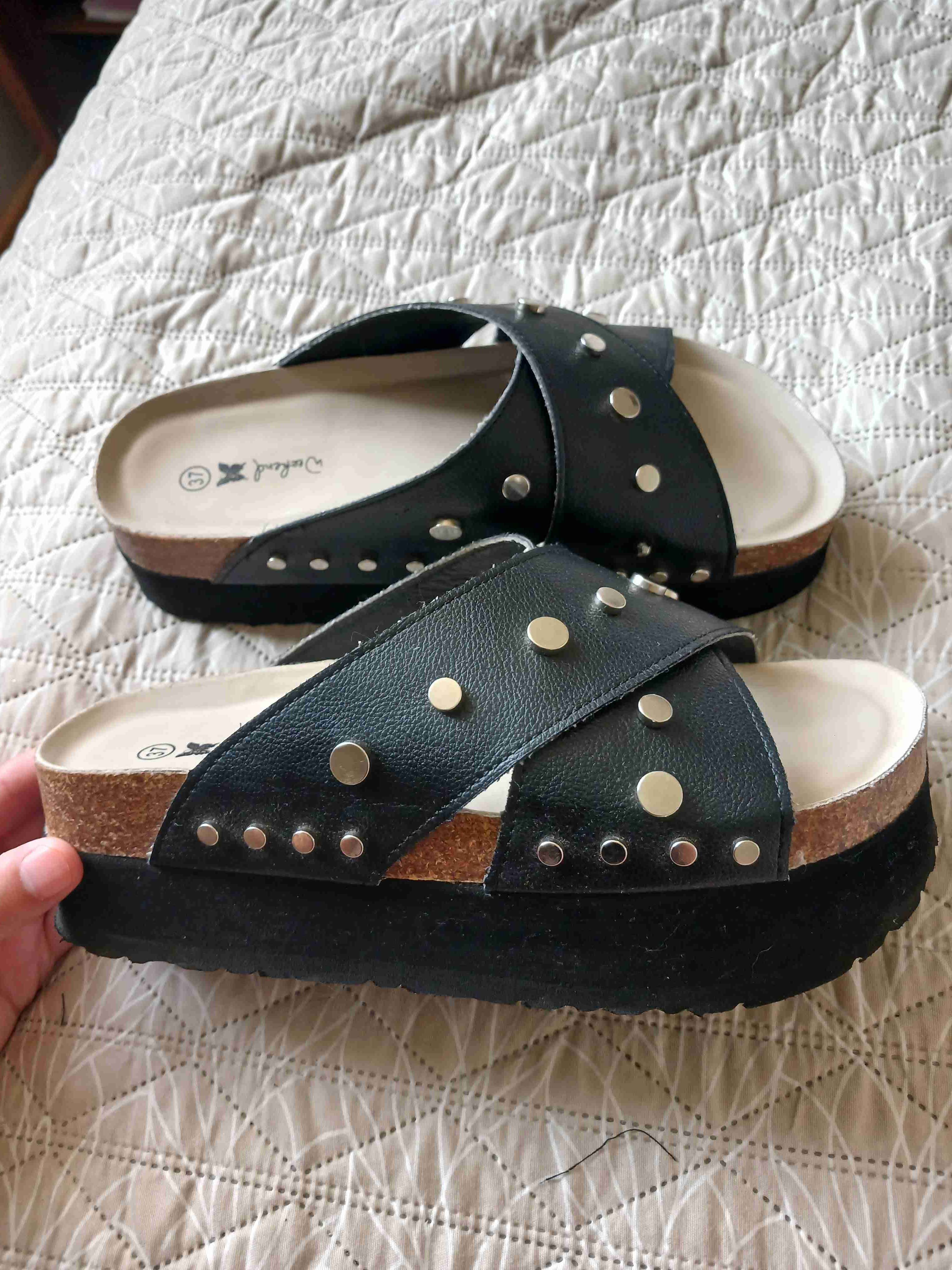 Sandalias negras con tachas - 1