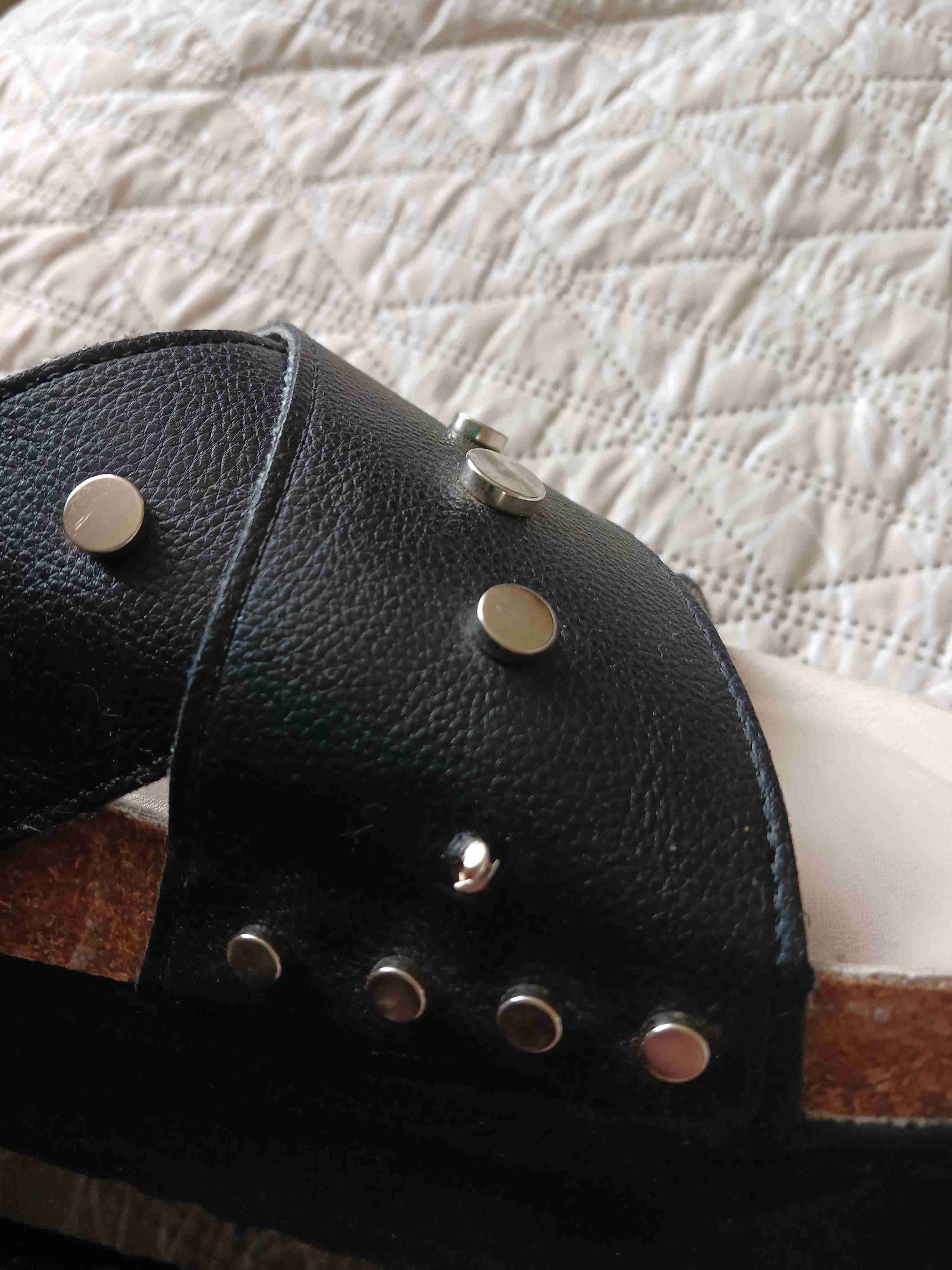 Sandalias negras con tachas - 4