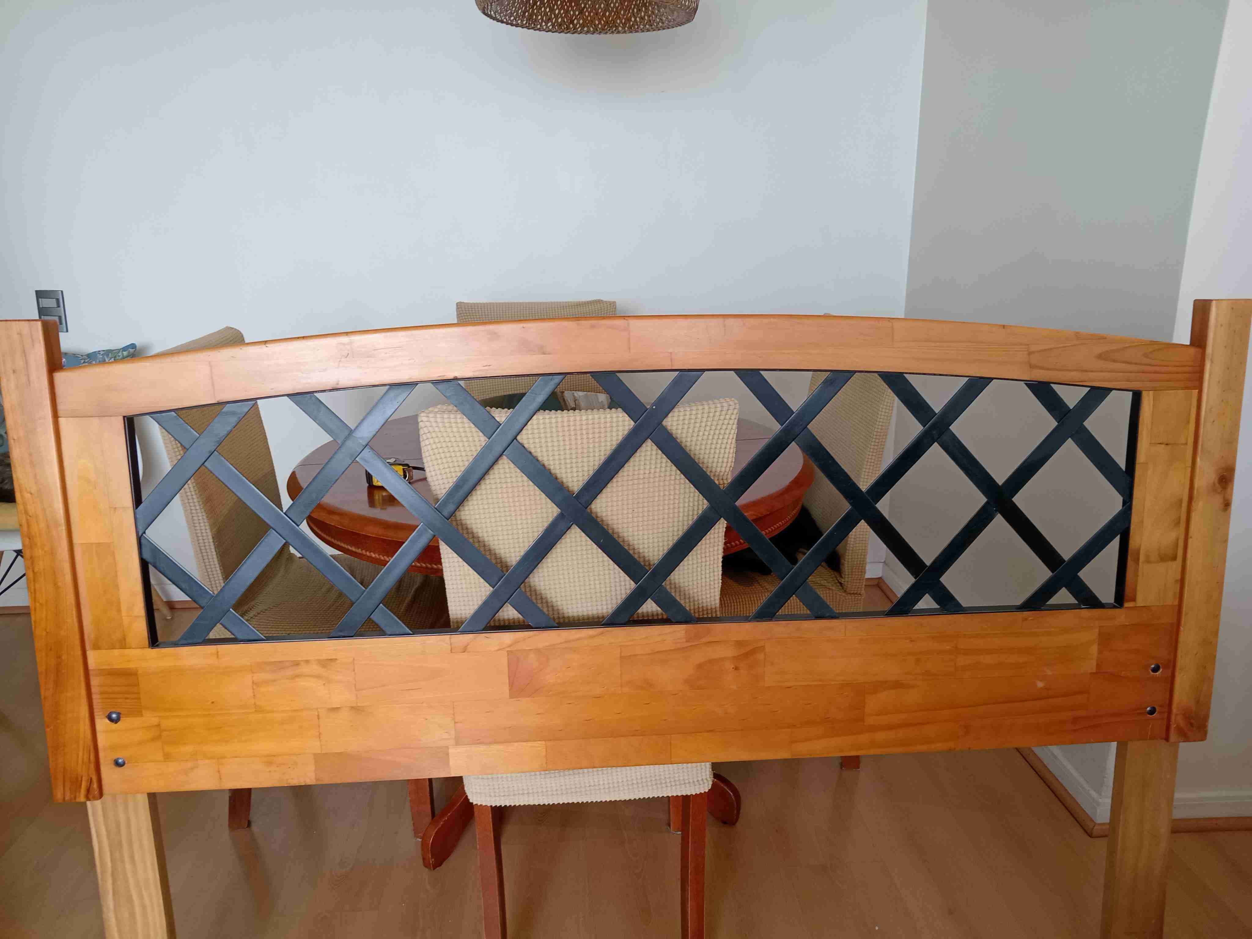 Respaldo de cama de madera y metal - miniatura 2