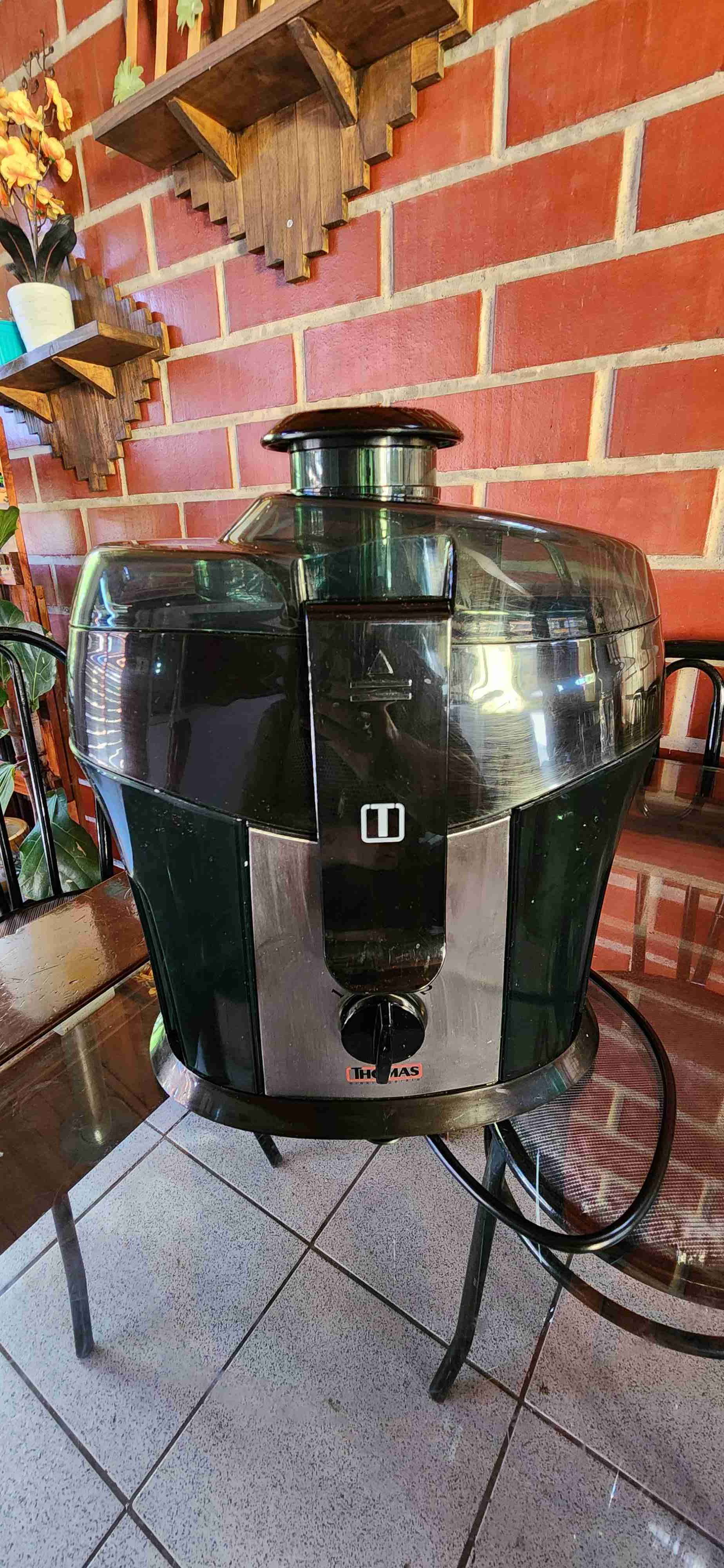 Extractor de jugo Thomas - miniatura 4