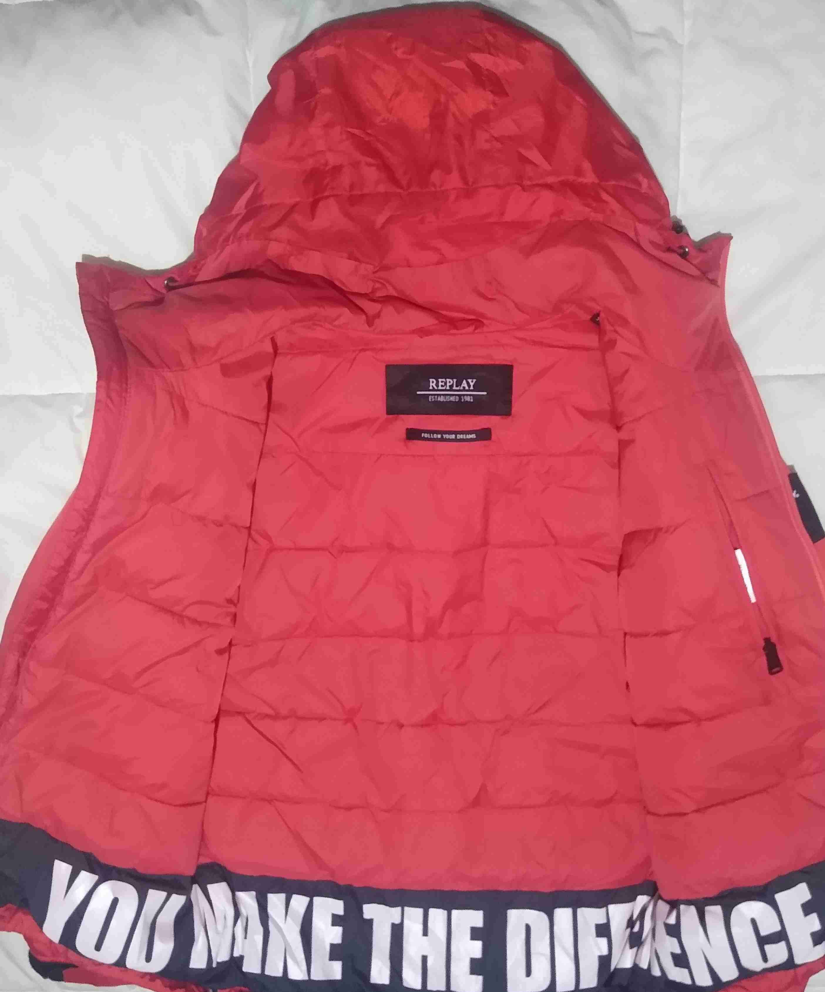 Chaqueta roja con capucha - miniatura 6