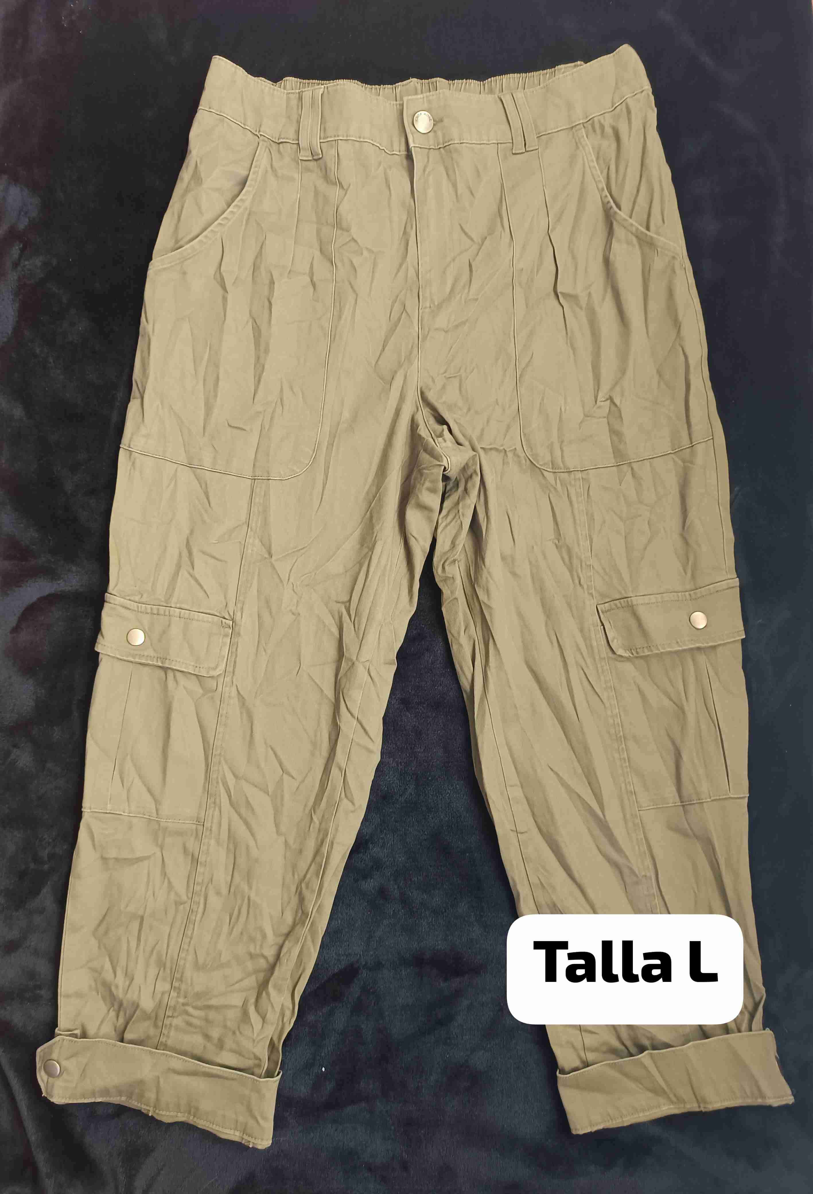 Pantalones cargo color caqui