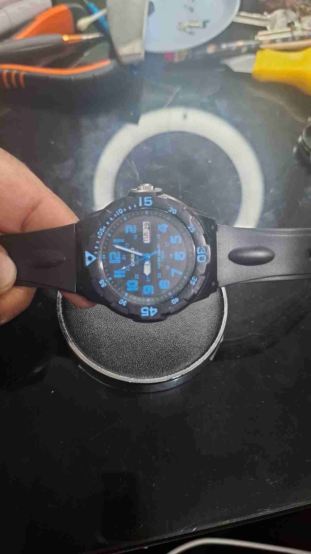 Reloj Casio negro y azul - miniatura 1