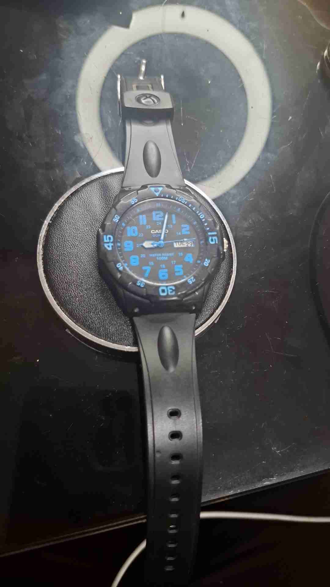 Reloj Casio negro y azul - miniatura 2