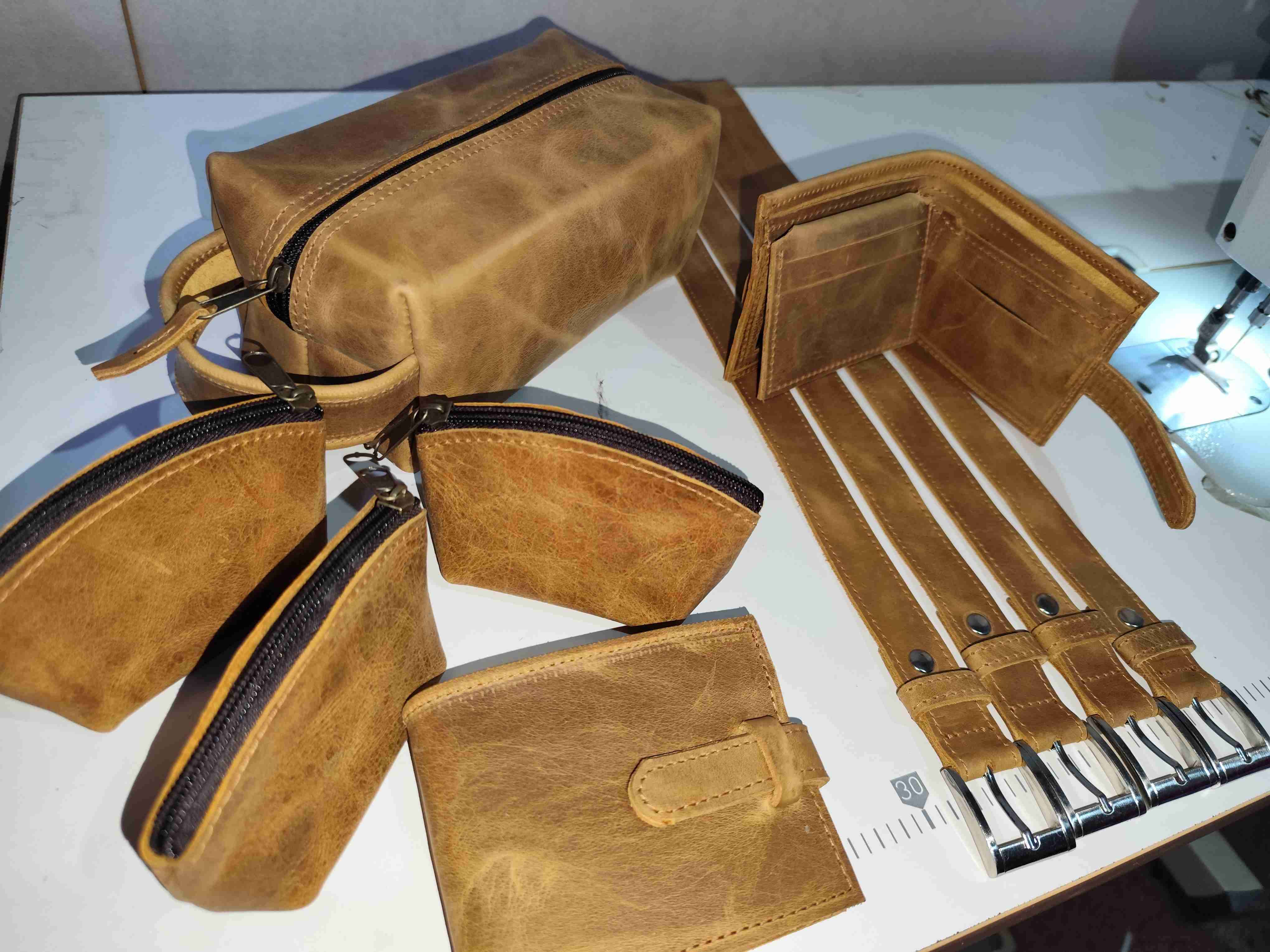 Set de accesorios de cuero marrón - 1