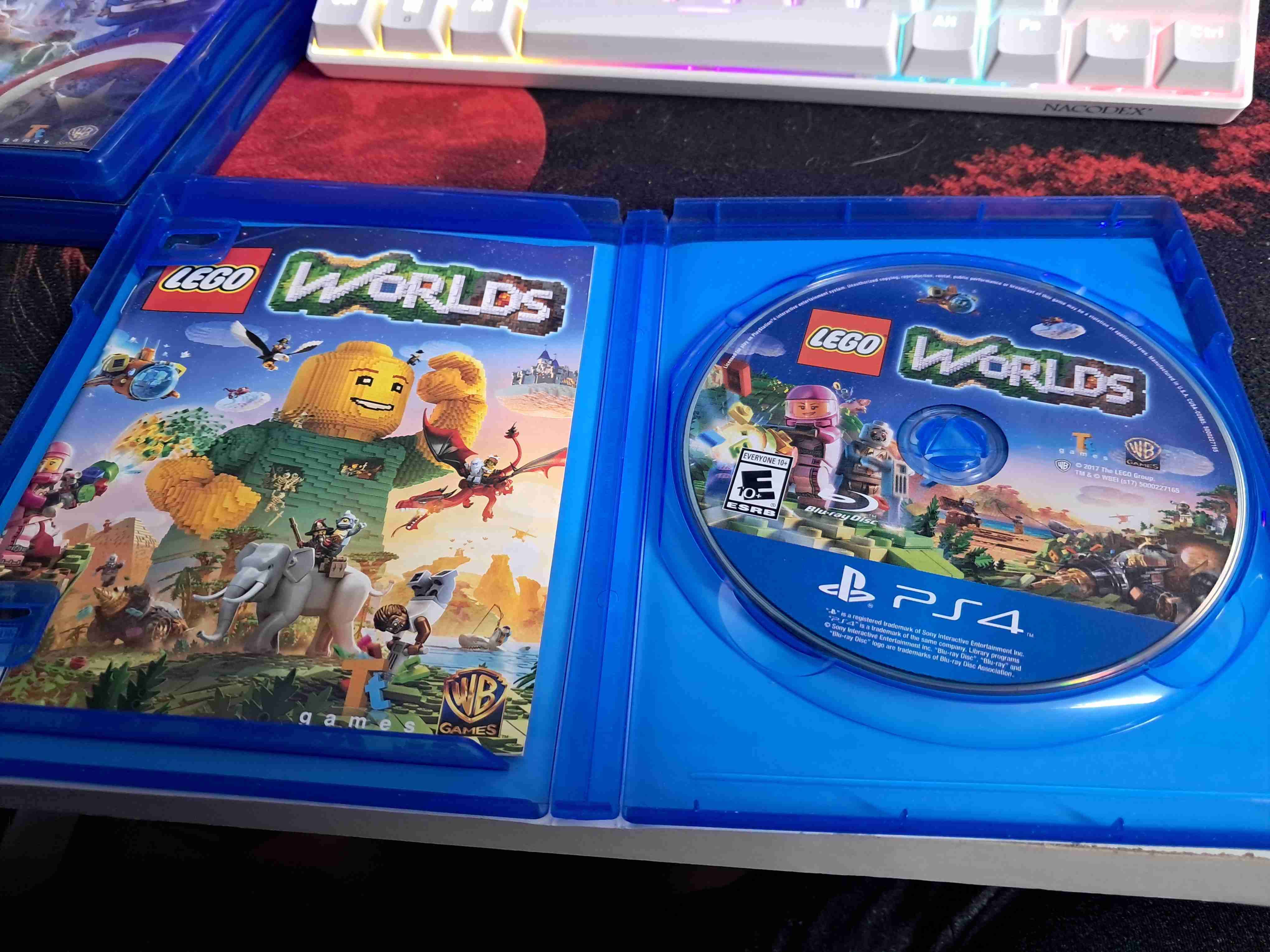 Juego PS4 LEGO Worlds - 3