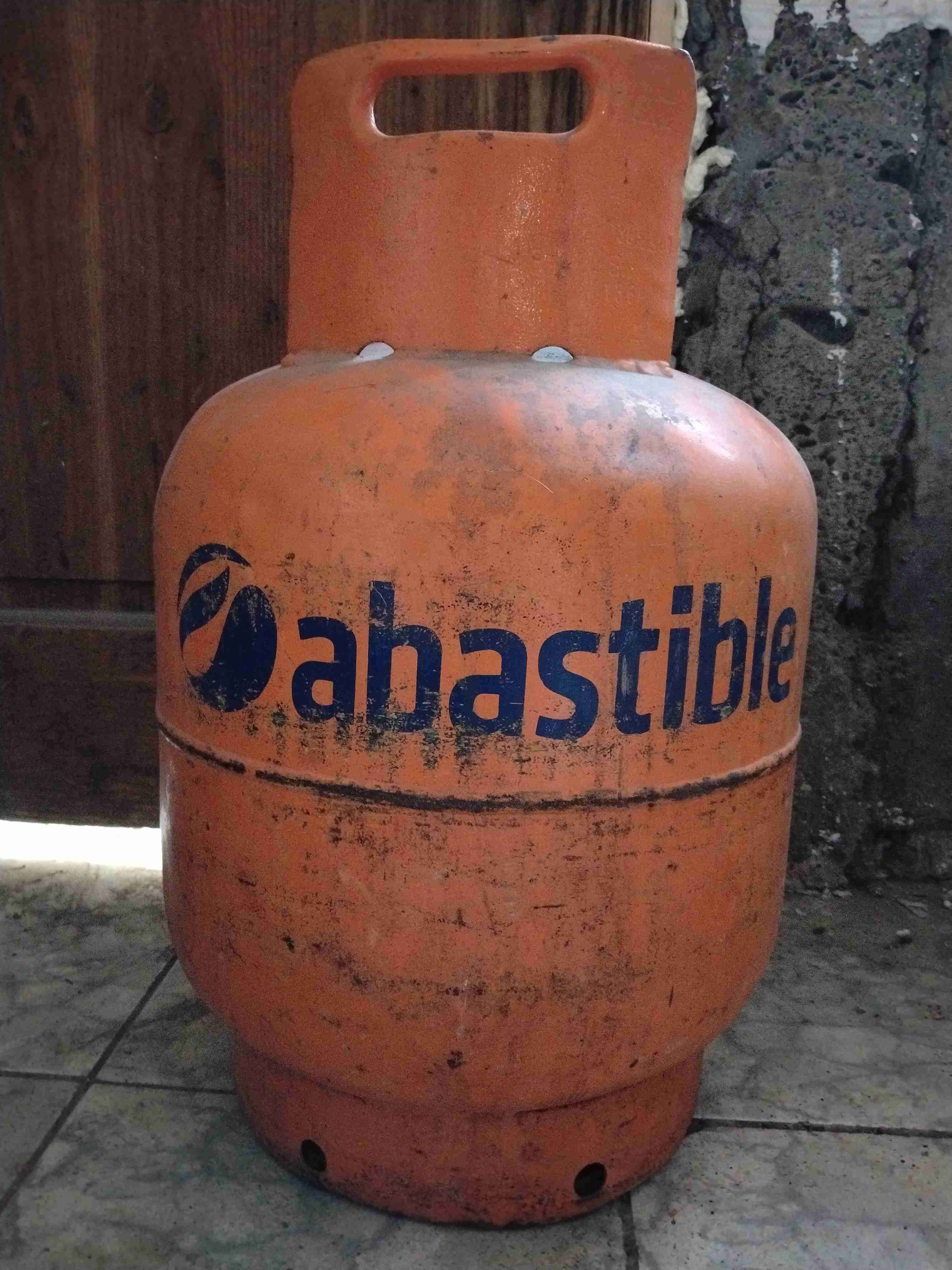 Cilindro de gas 15 kilos - miniatura 2