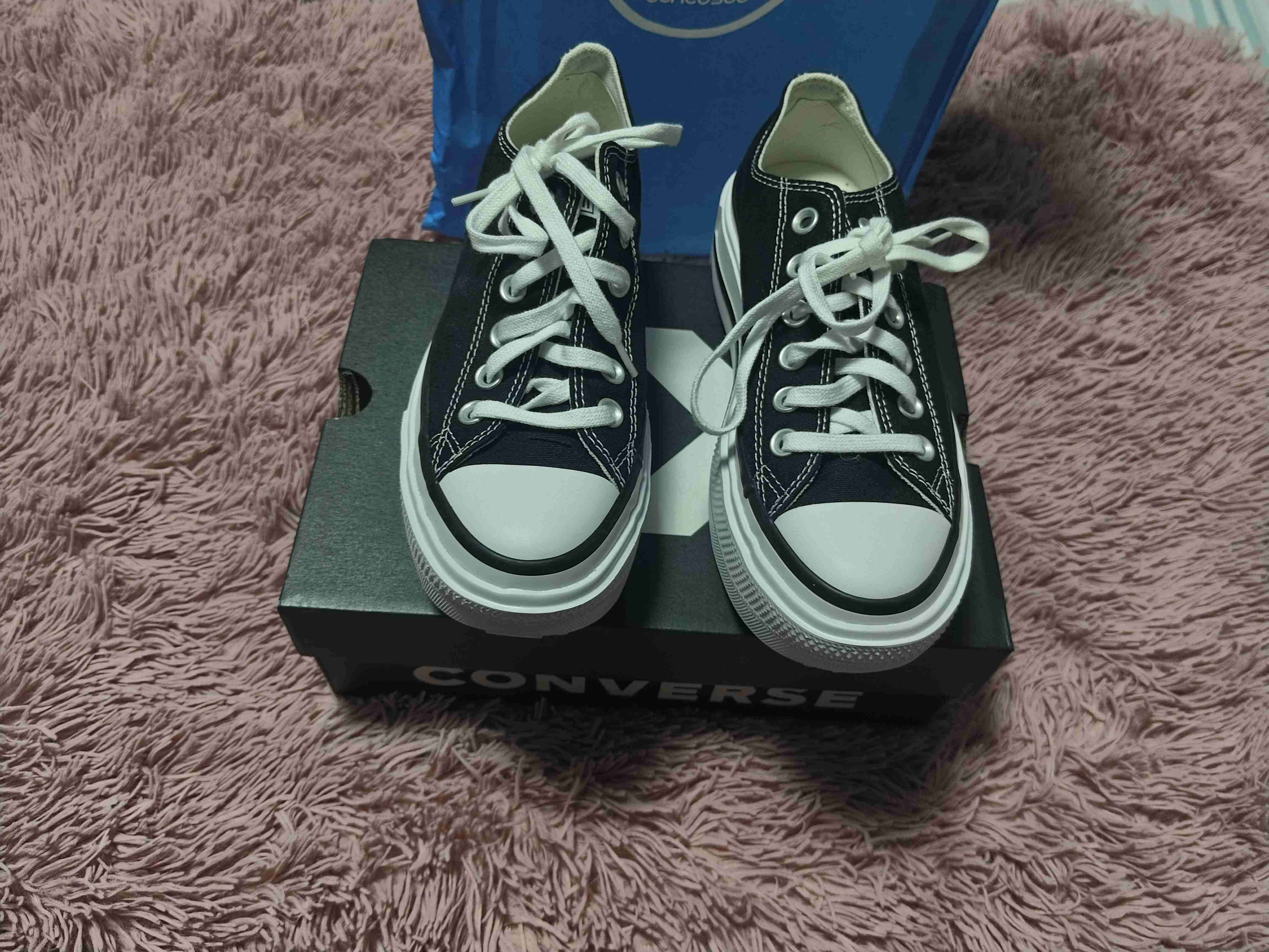 Zapatillas negras Converse clásicas