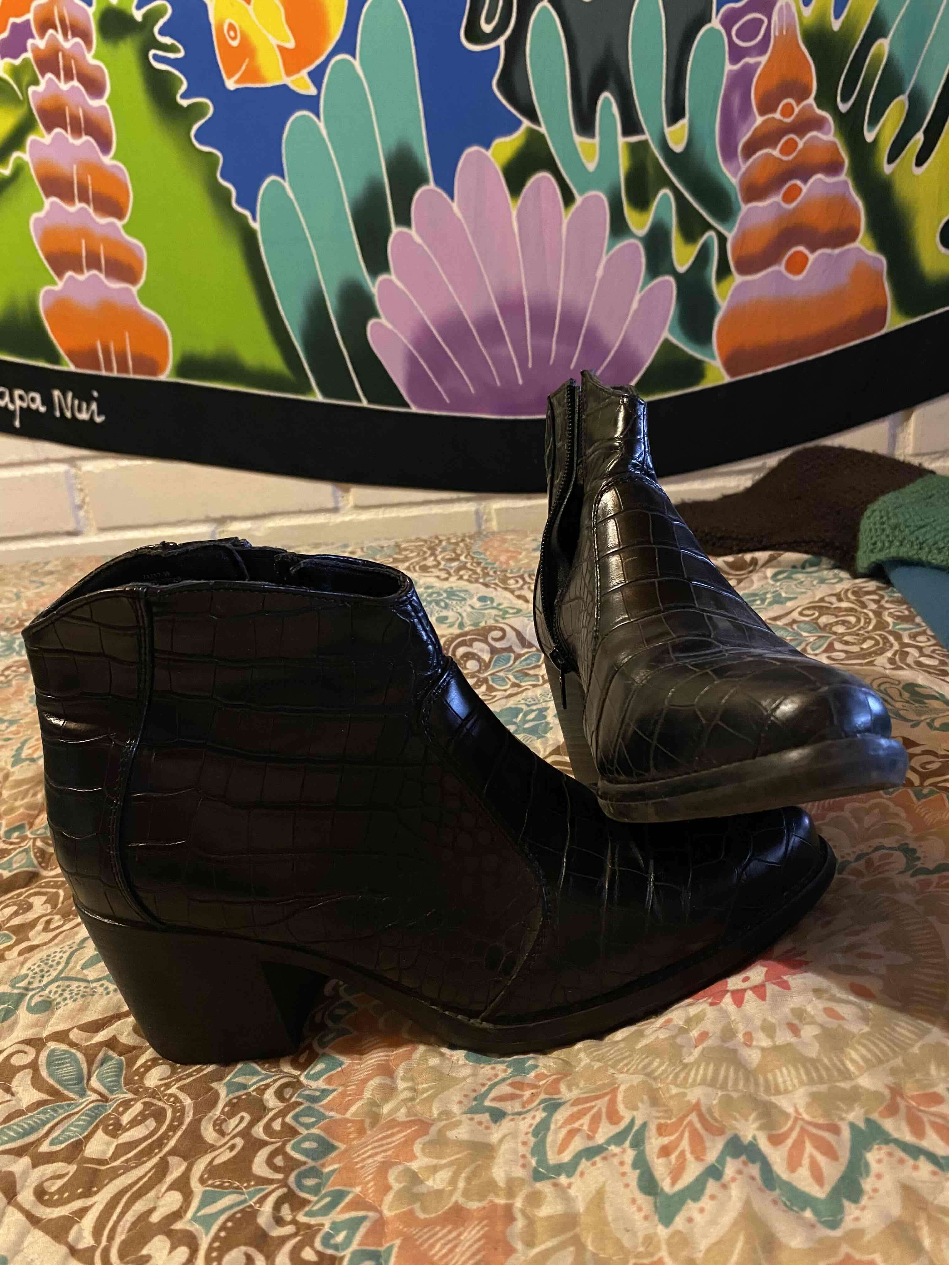 Botines negros con textura - miniatura 5