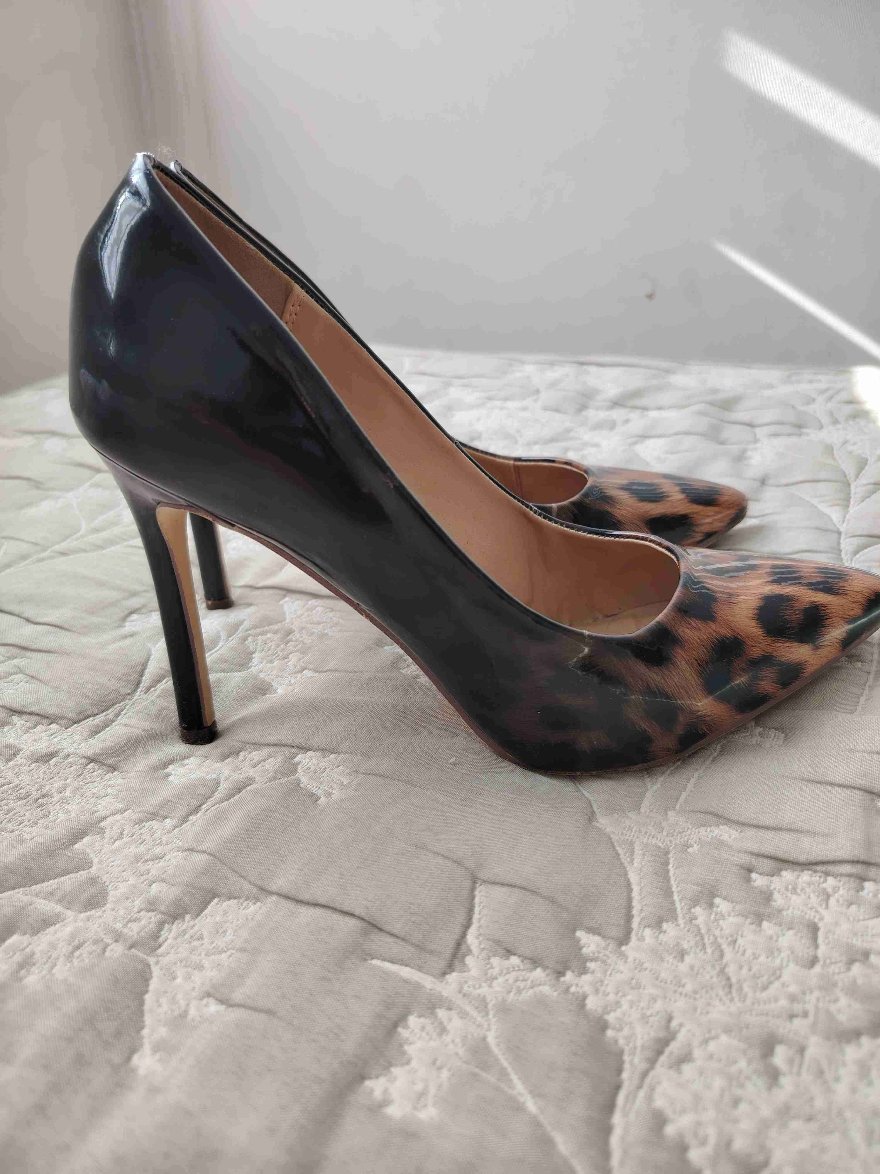 Zapato de tacón estampado animal - miniatura 5