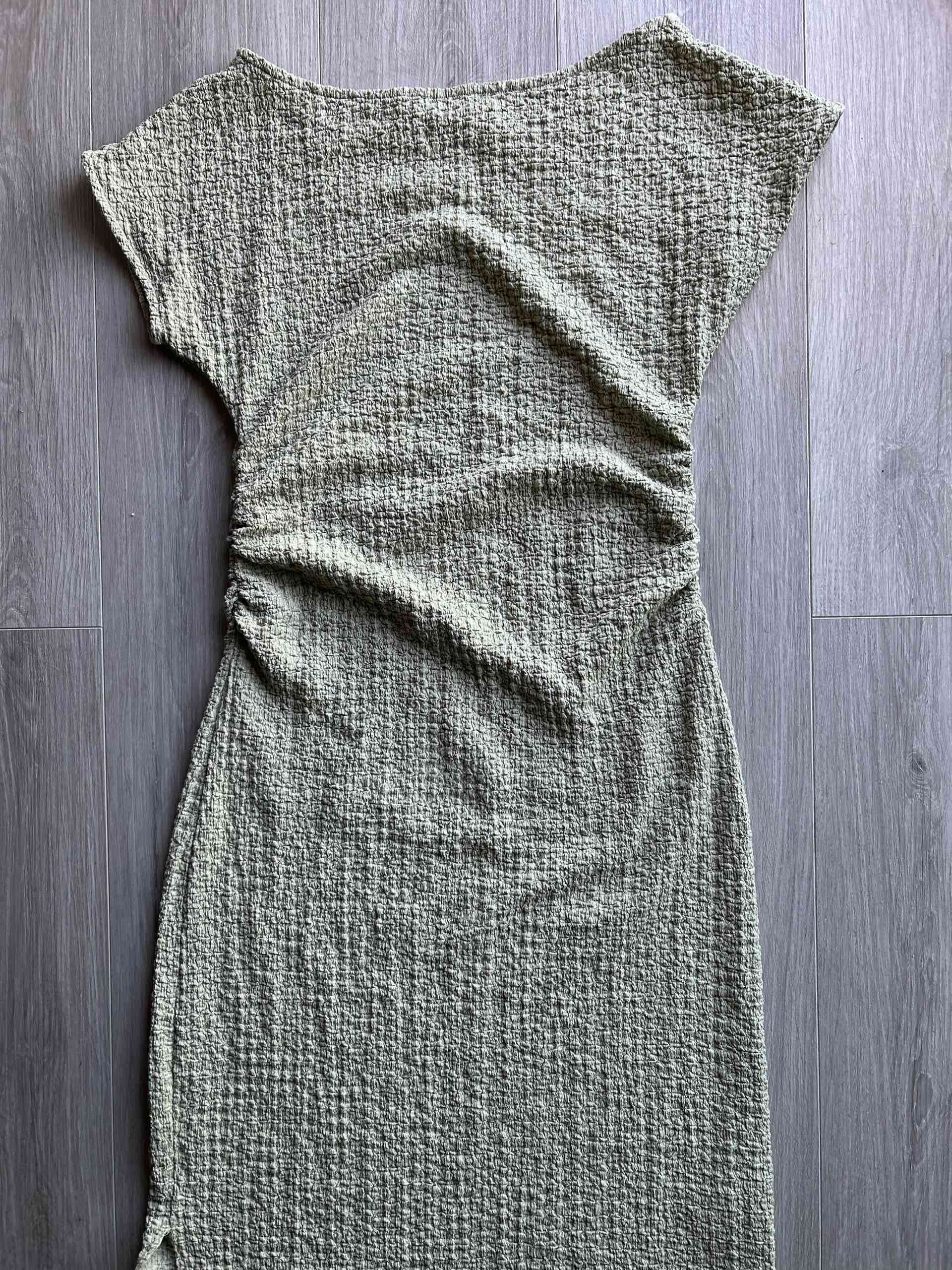 Vestido verde casual - miniatura 2