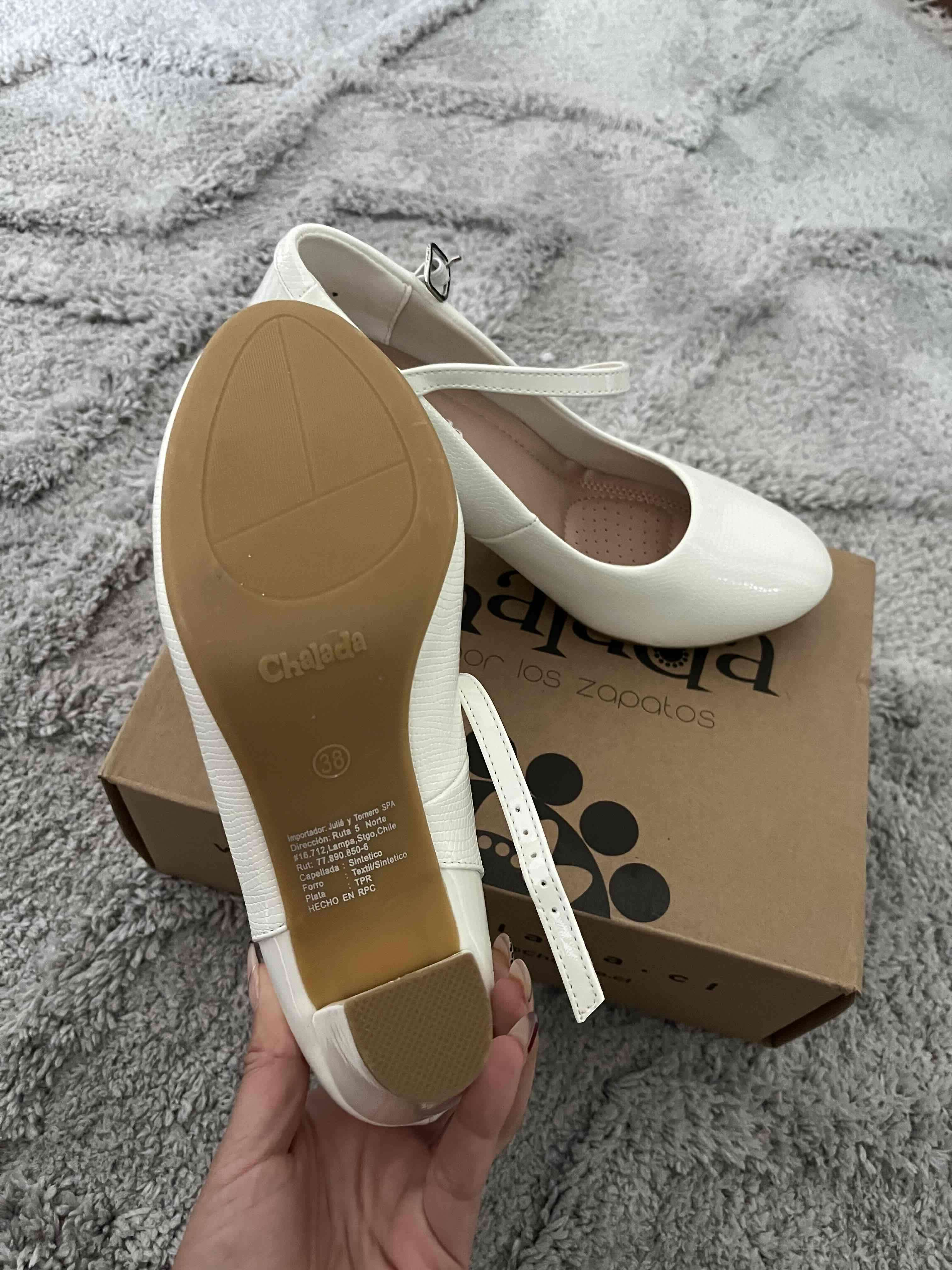 Zapatos blancos de charol - miniatura 2