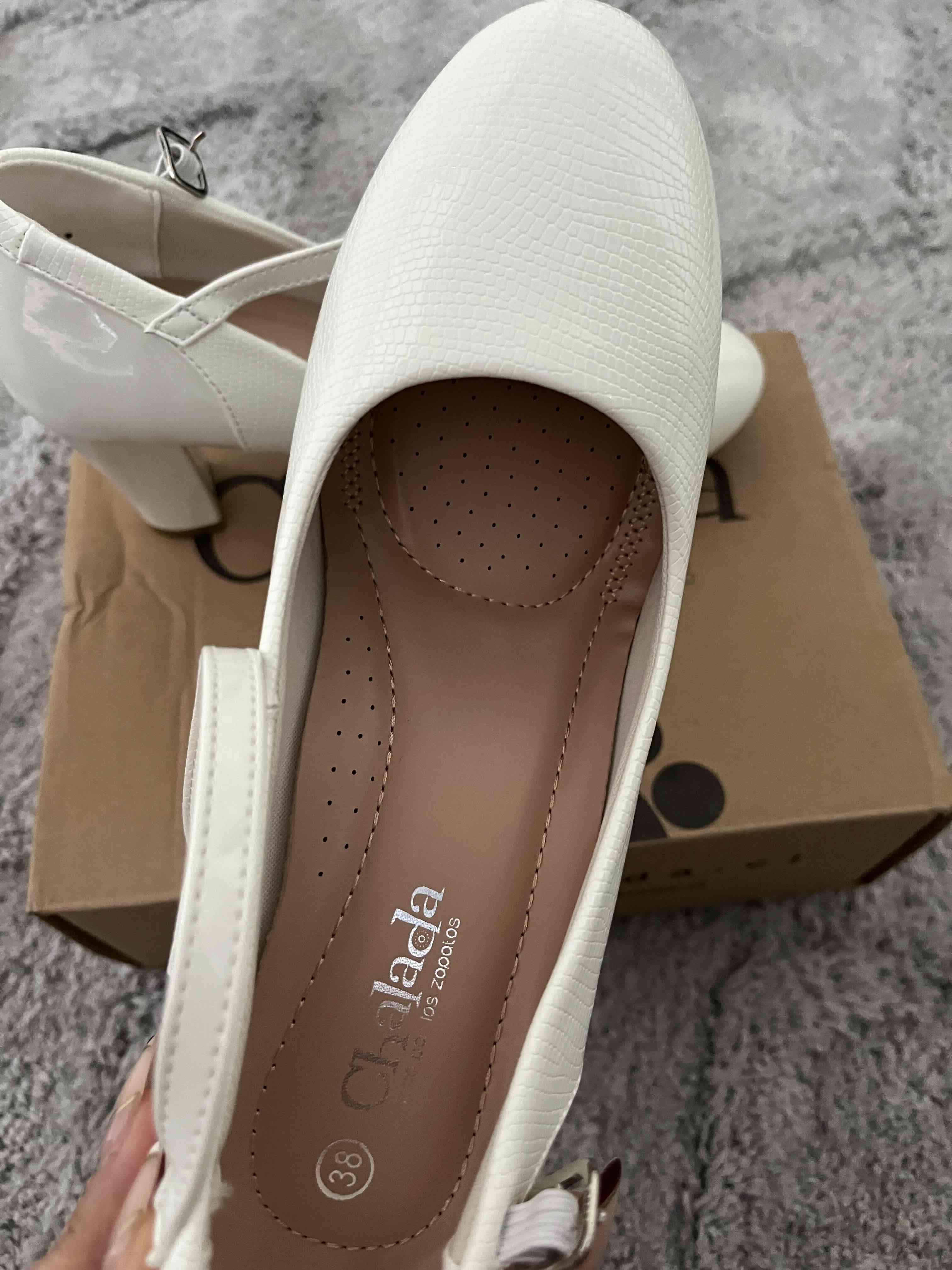 Zapatos blancos de charol - miniatura 3