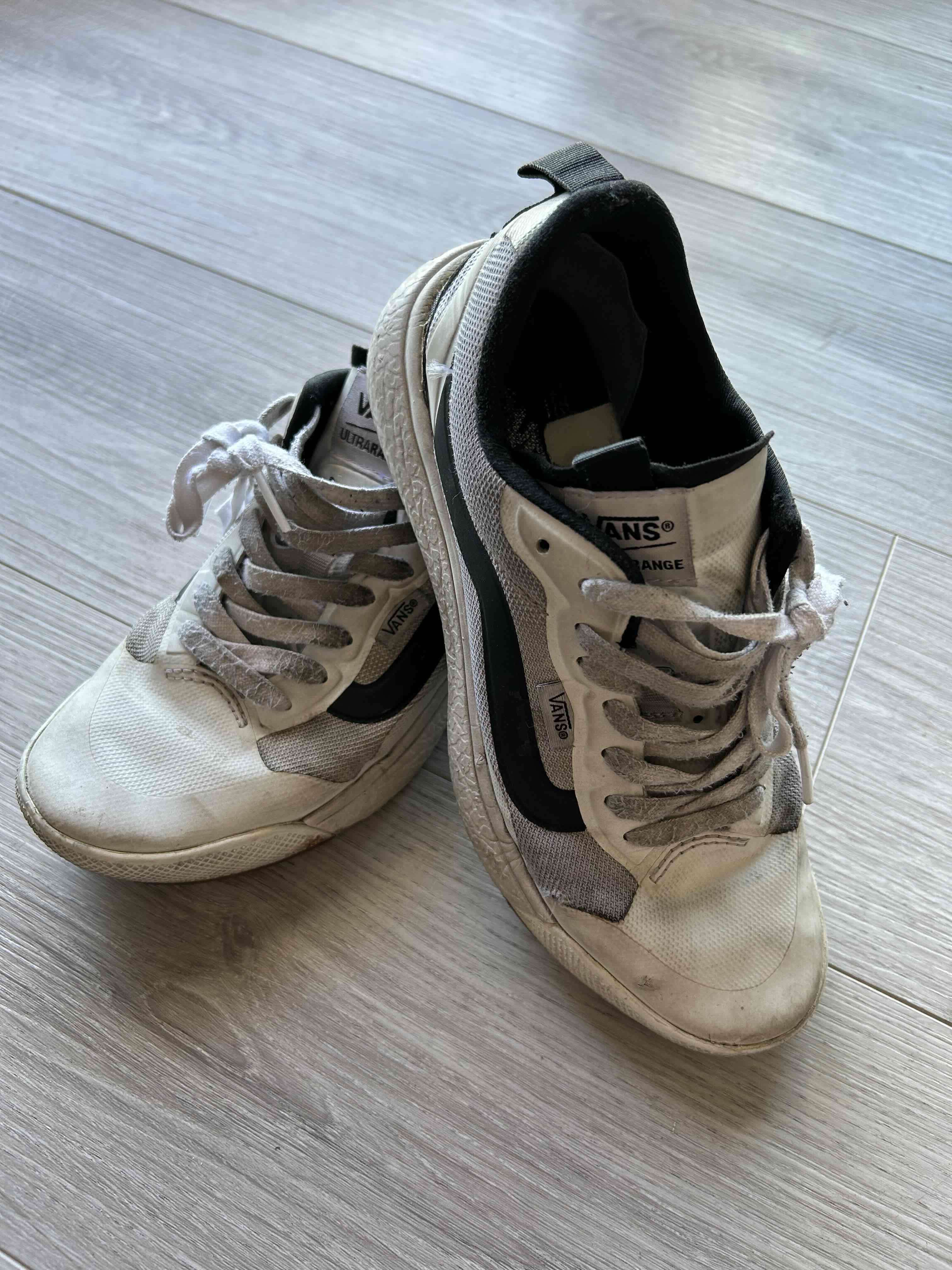 Zapatillas blancas con negro Vans - miniatura 2