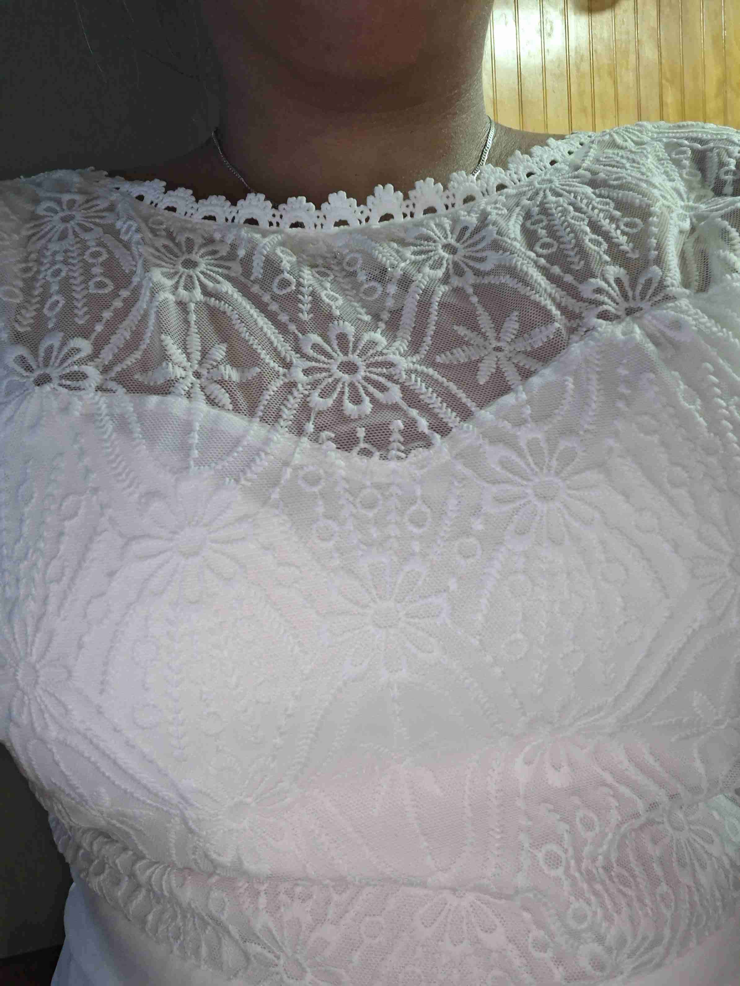 Vestido blanco encaje elegante - miniatura 3