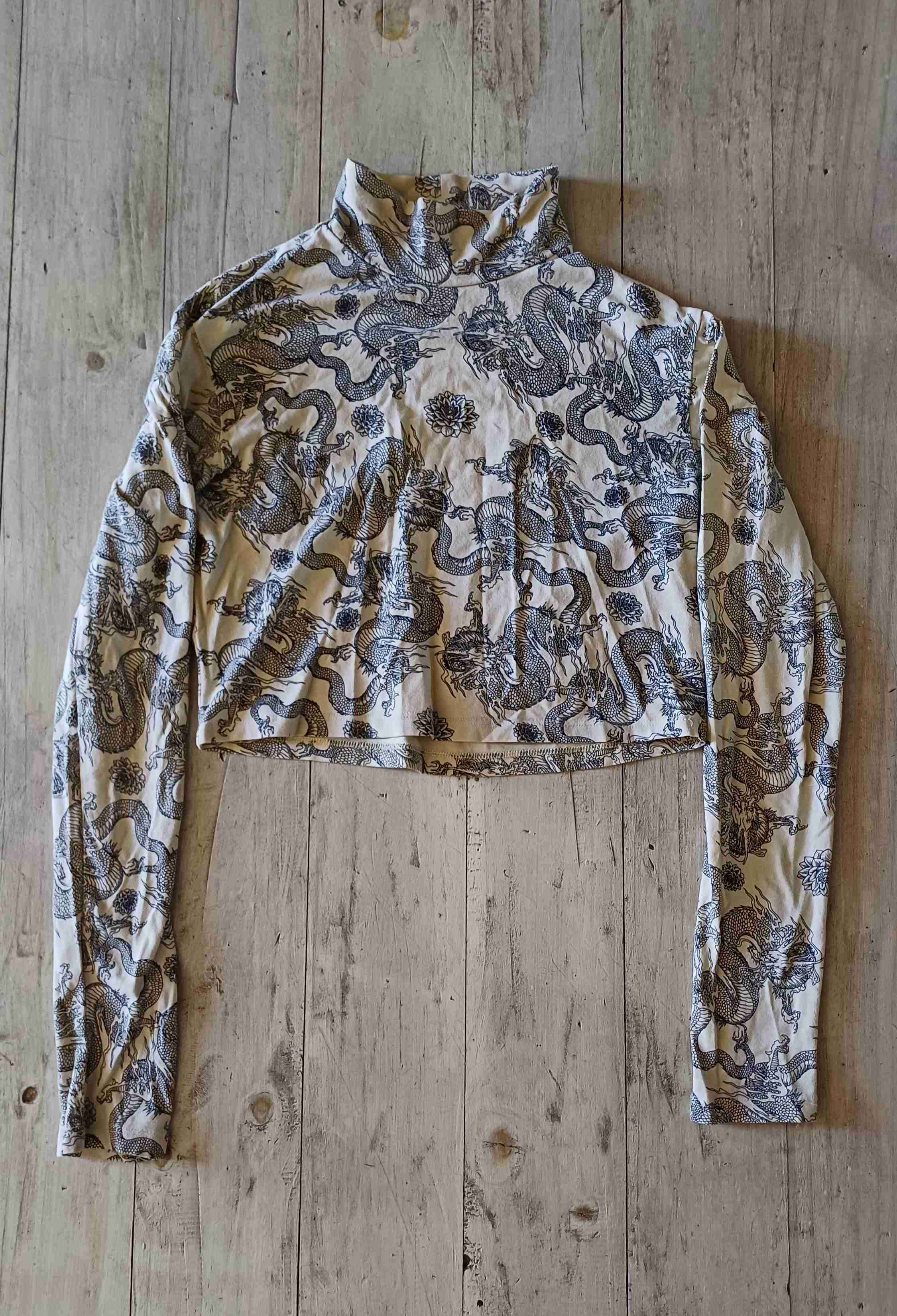 Top manga larga con dragones - 1