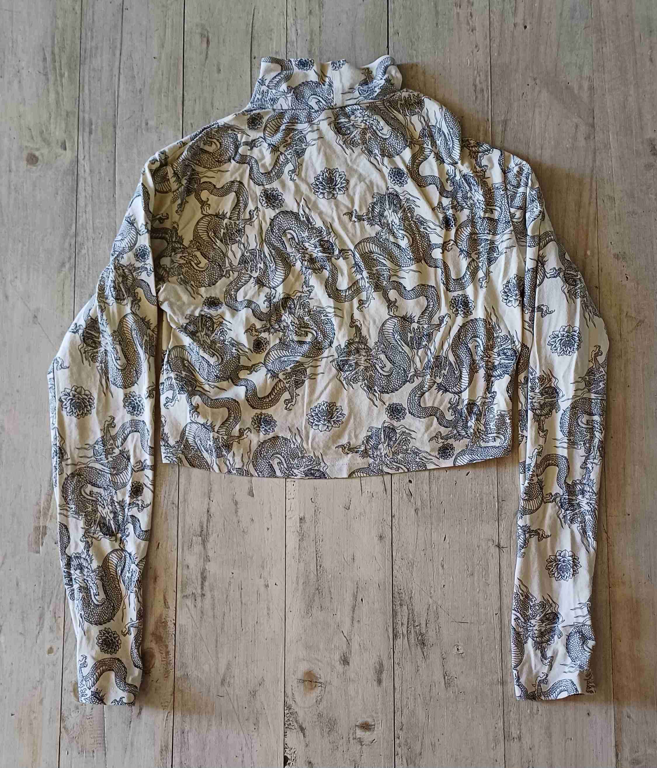 Top manga larga con dragones - 3