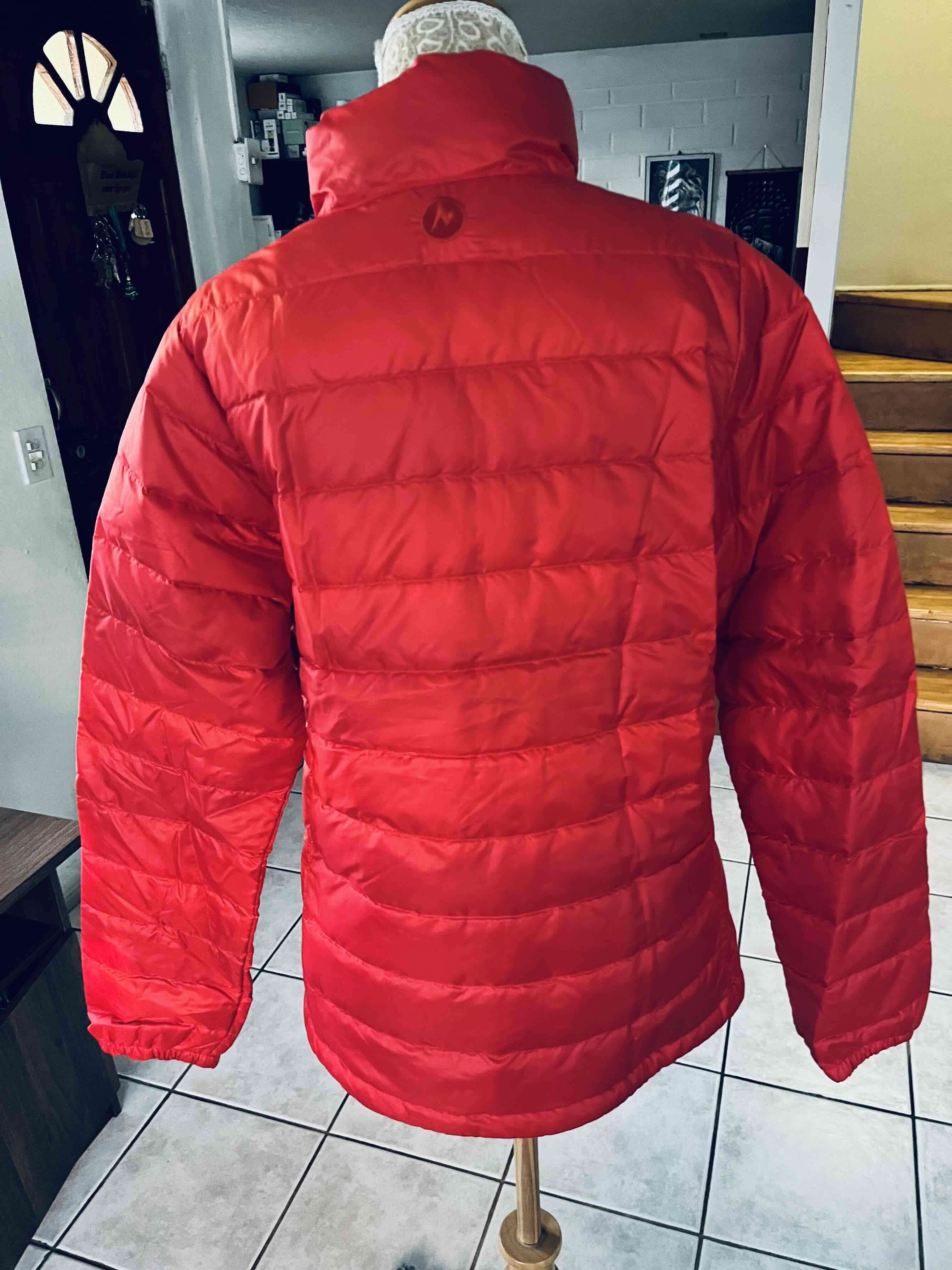 Chaqueta roja acolchada de invierno marmot talla M - 3