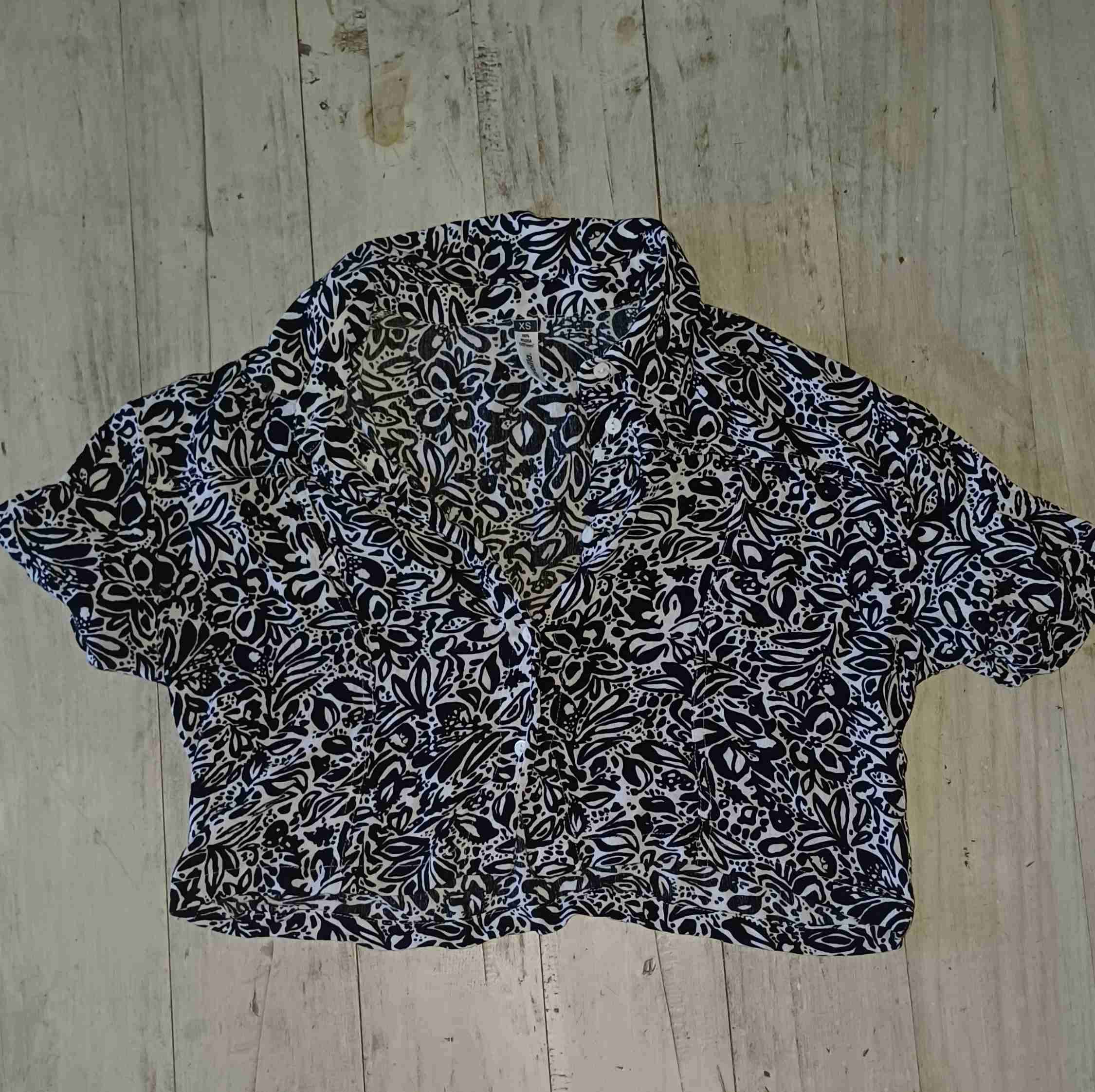 Blusa estampada blanco y negro - 1