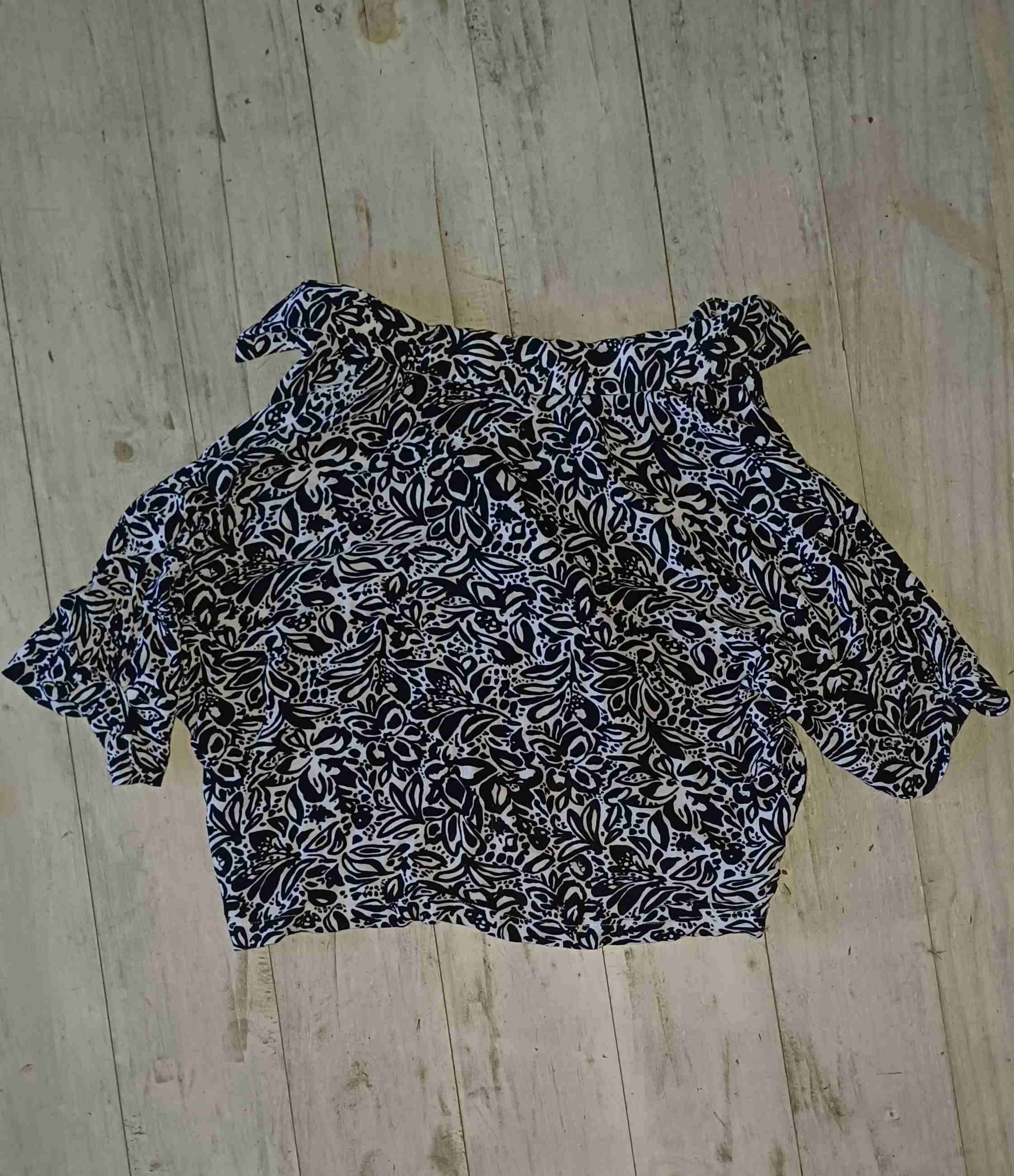 Blusa estampada blanco y negro - 3