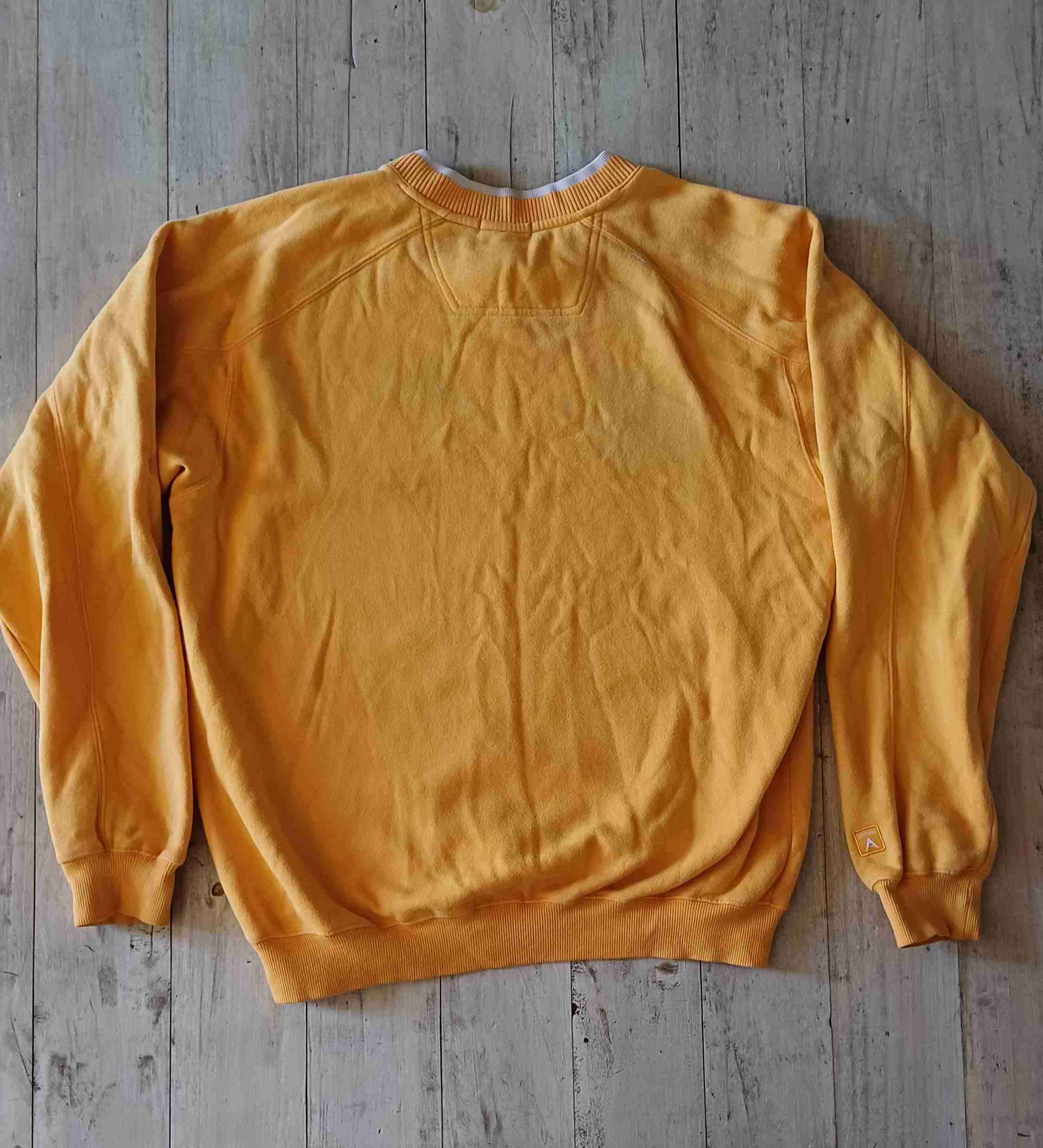 Polerón amarillo - miniatura 3