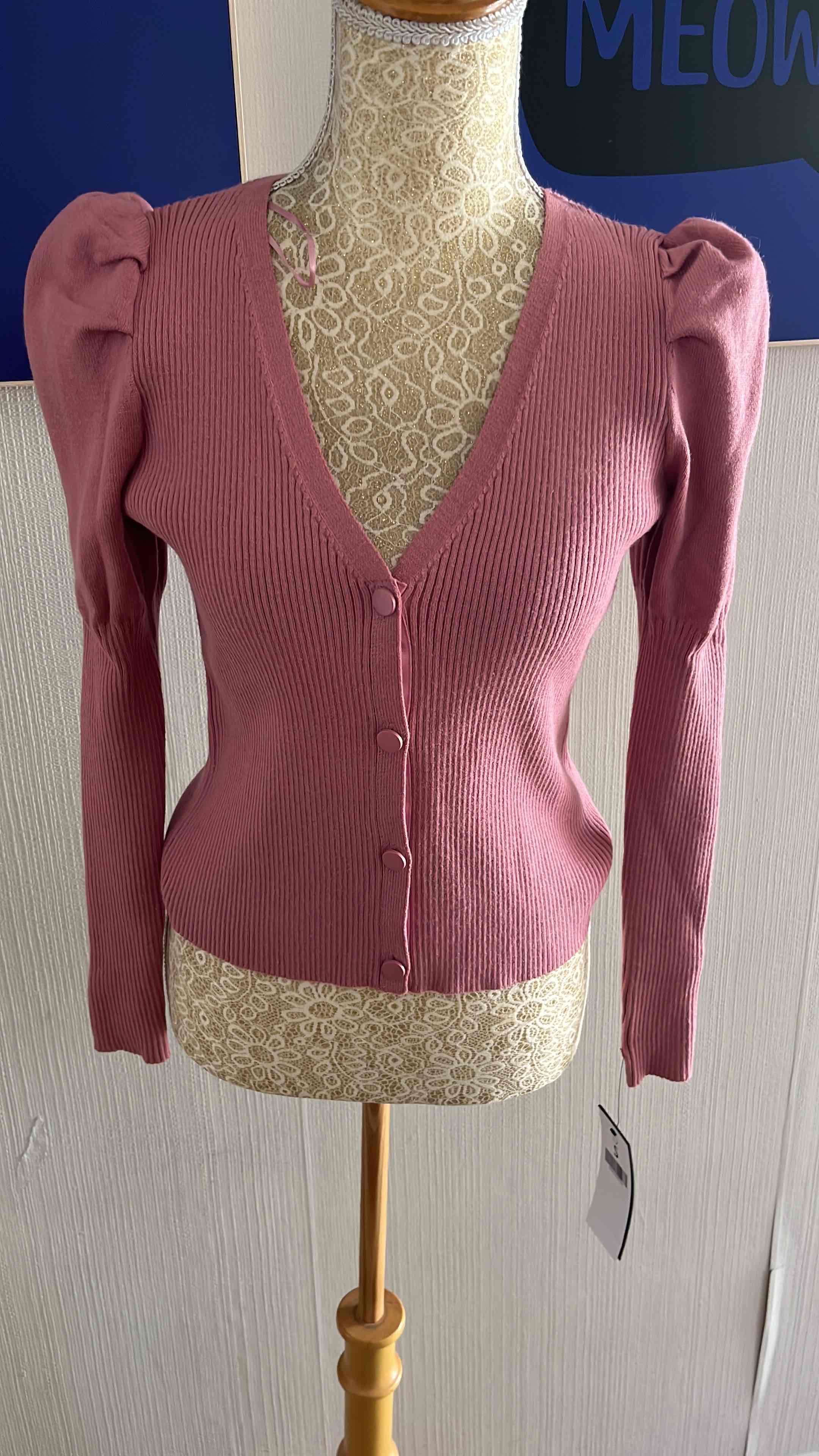 Cardigan tejido lila con botones IO talla S nuevo - miniatura 2