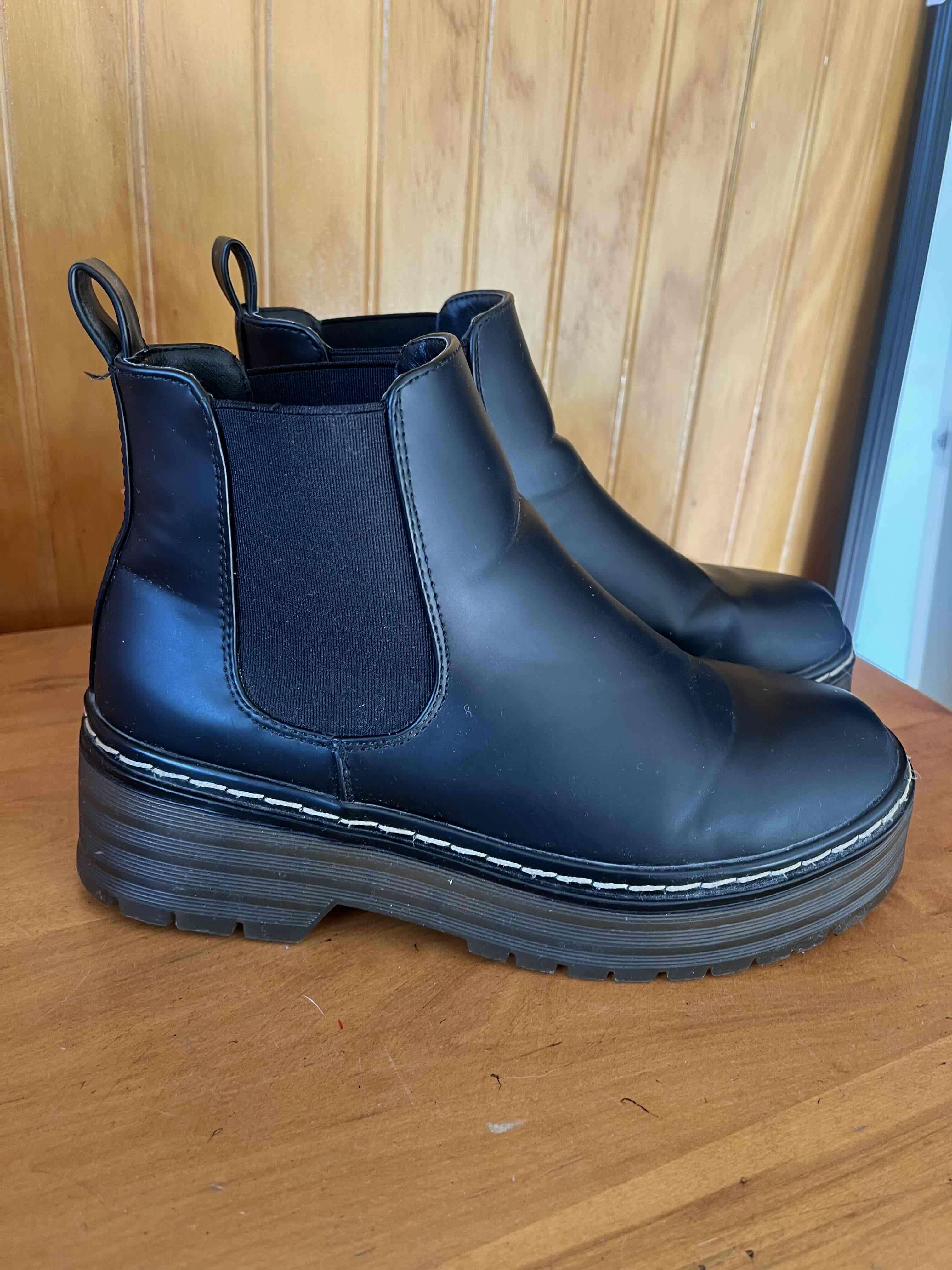 Botines negros de cuero - miniatura 2