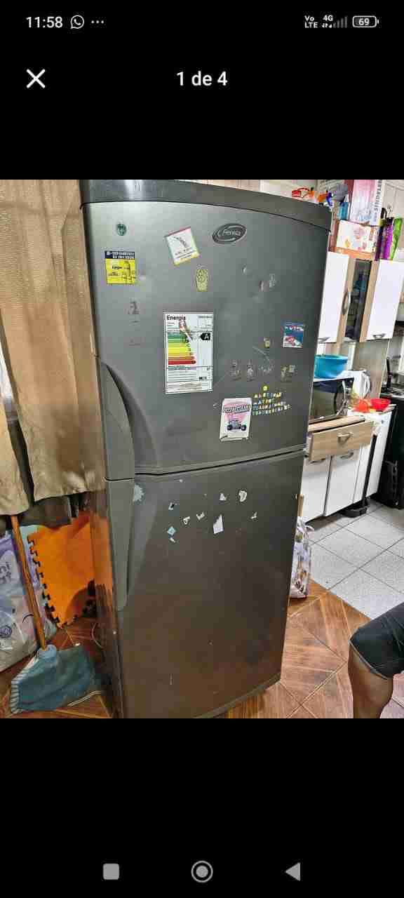 Refrigerador gris clásico - miniatura 1