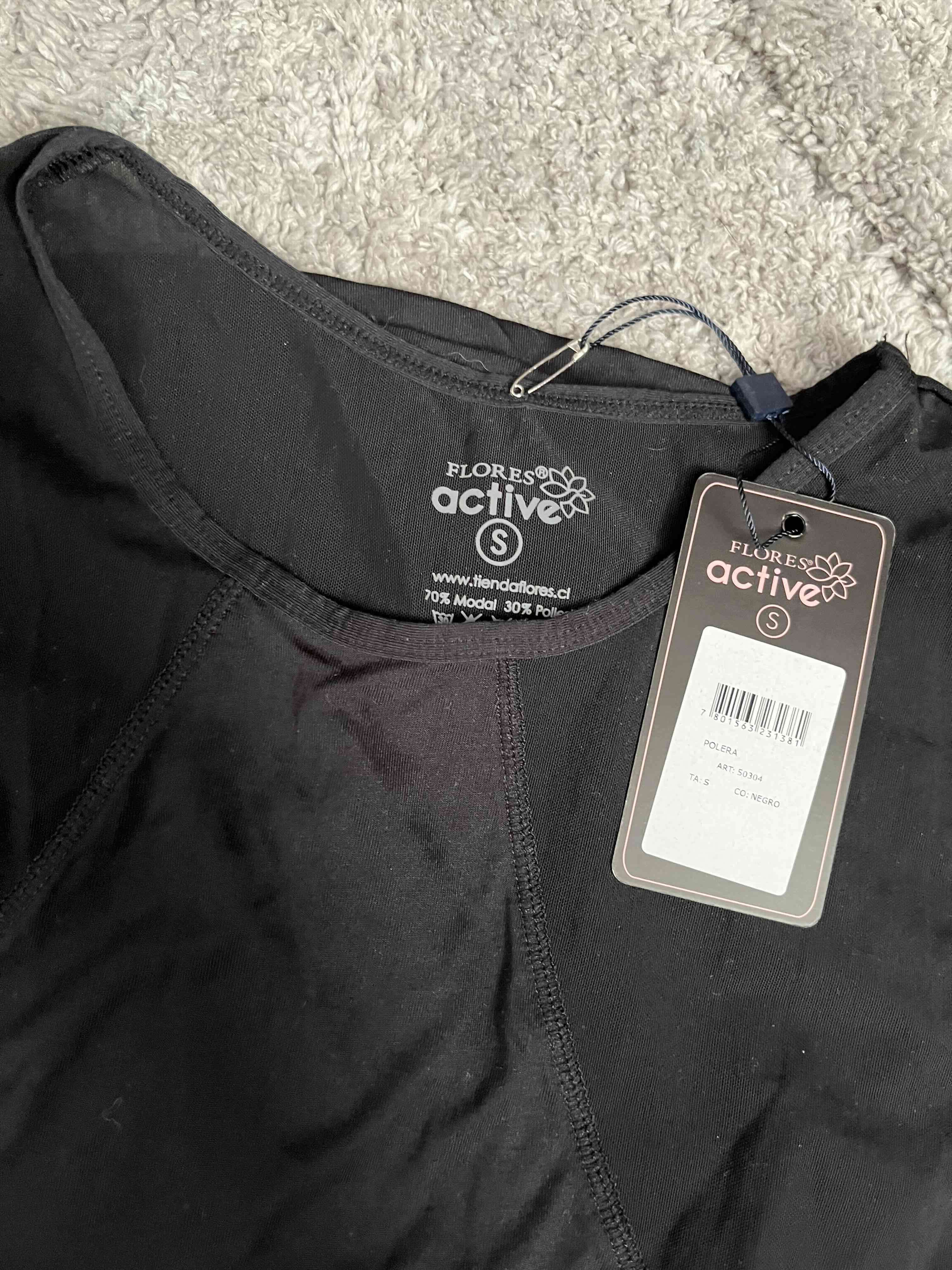 Polera negra deportiva nueva - miniatura 2