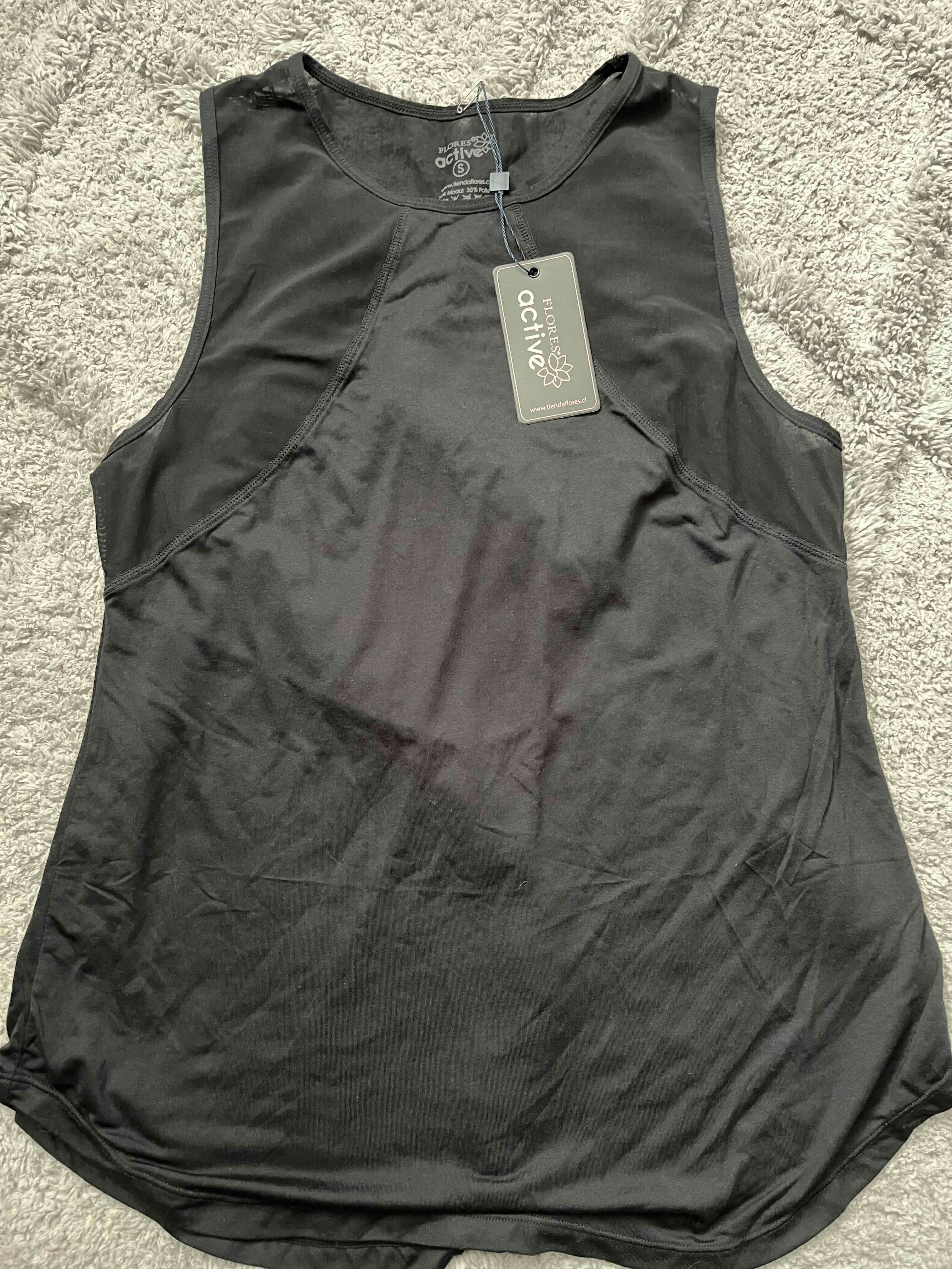 Polera negra deportiva nueva - miniatura 3