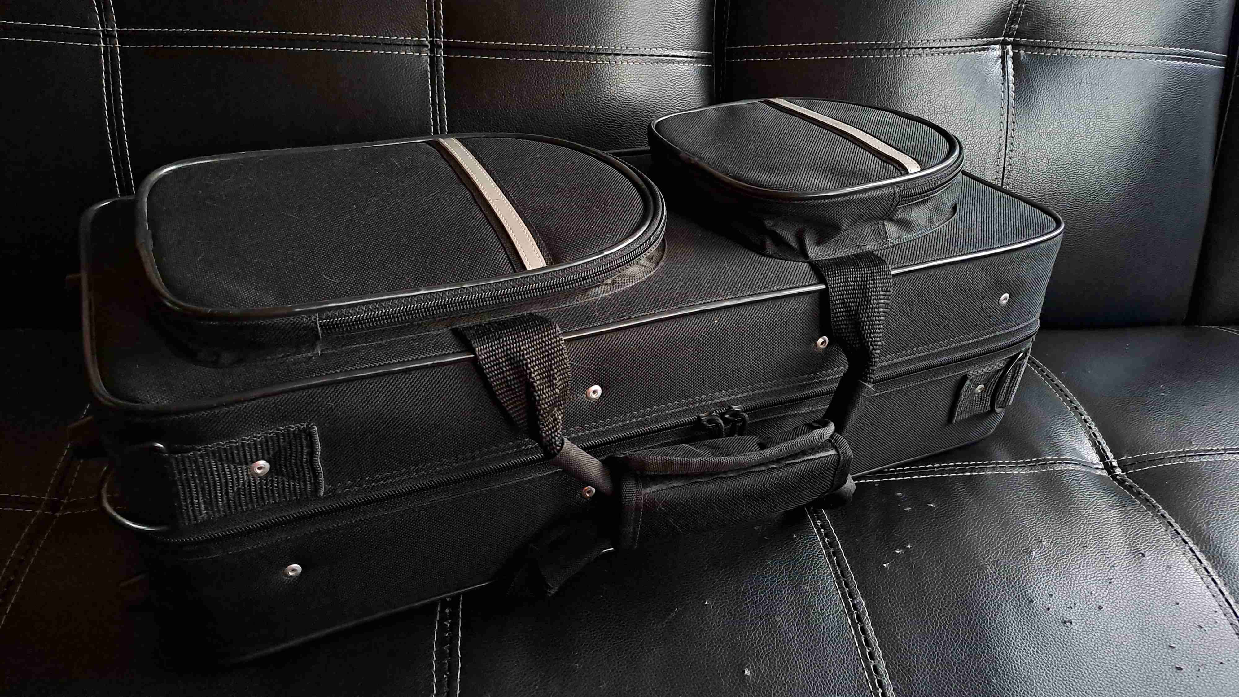 Trompeta dorada Omega con estuche - 6