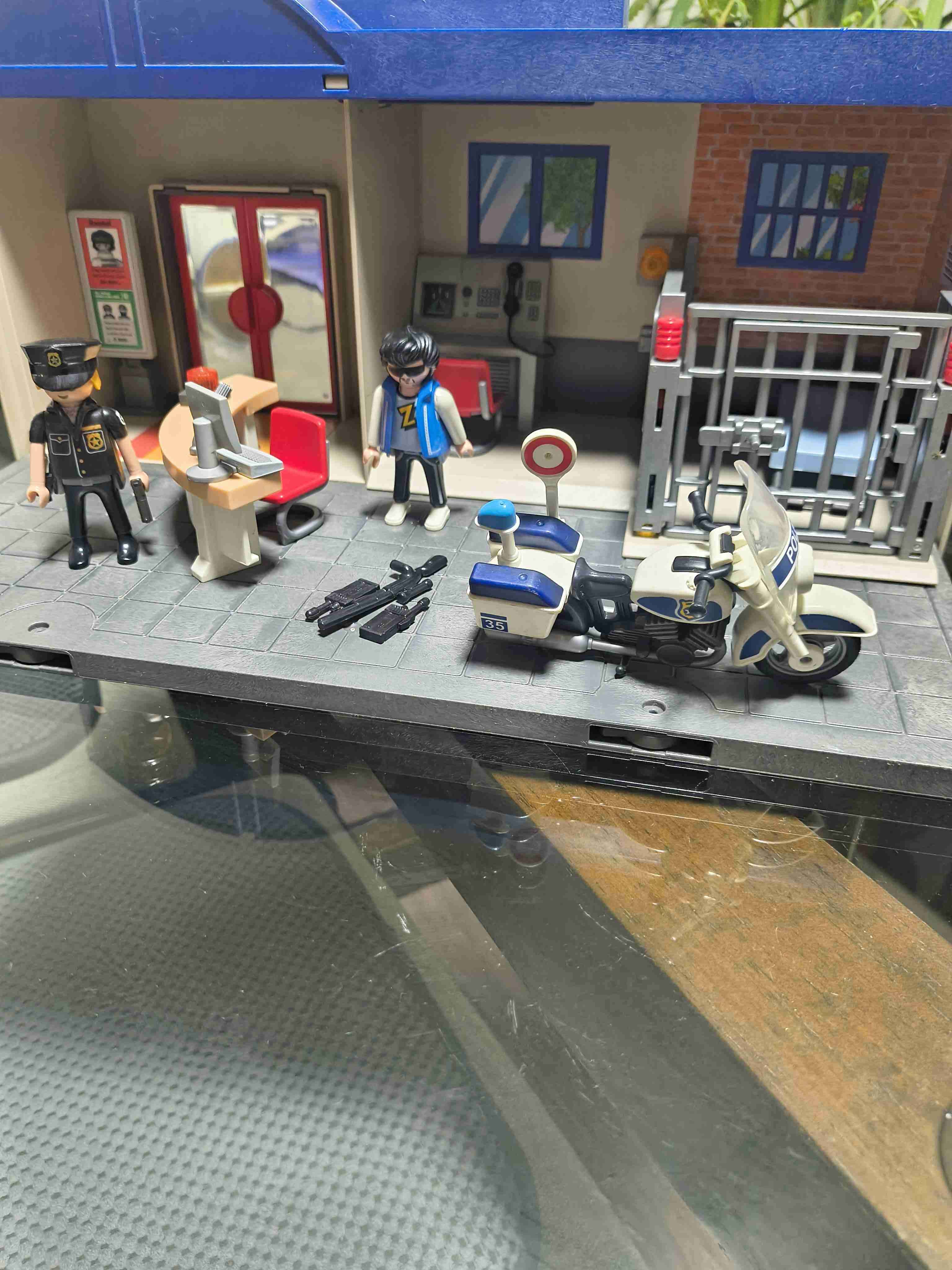 Estación de policía de juguete - miniatura 2