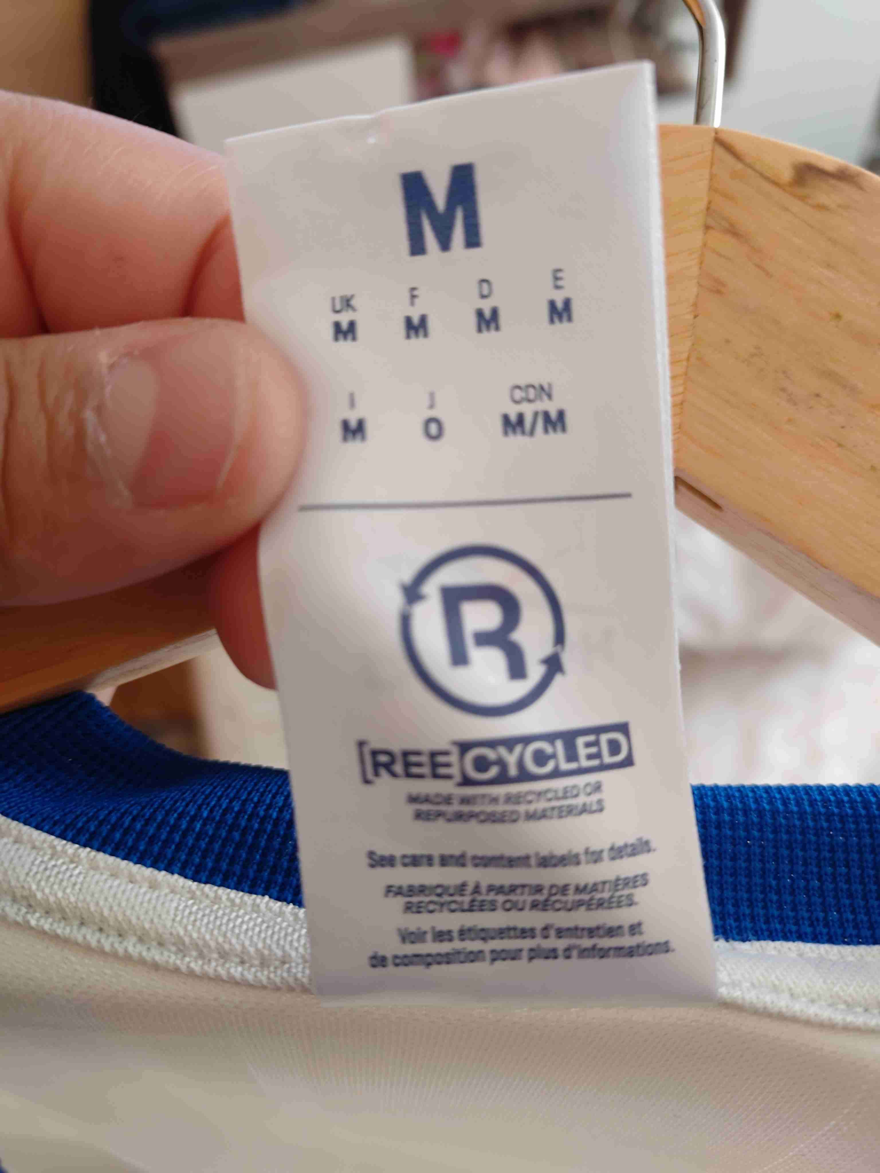 Camiseta deportiva blanca A.A.W.H. - miniatura 2