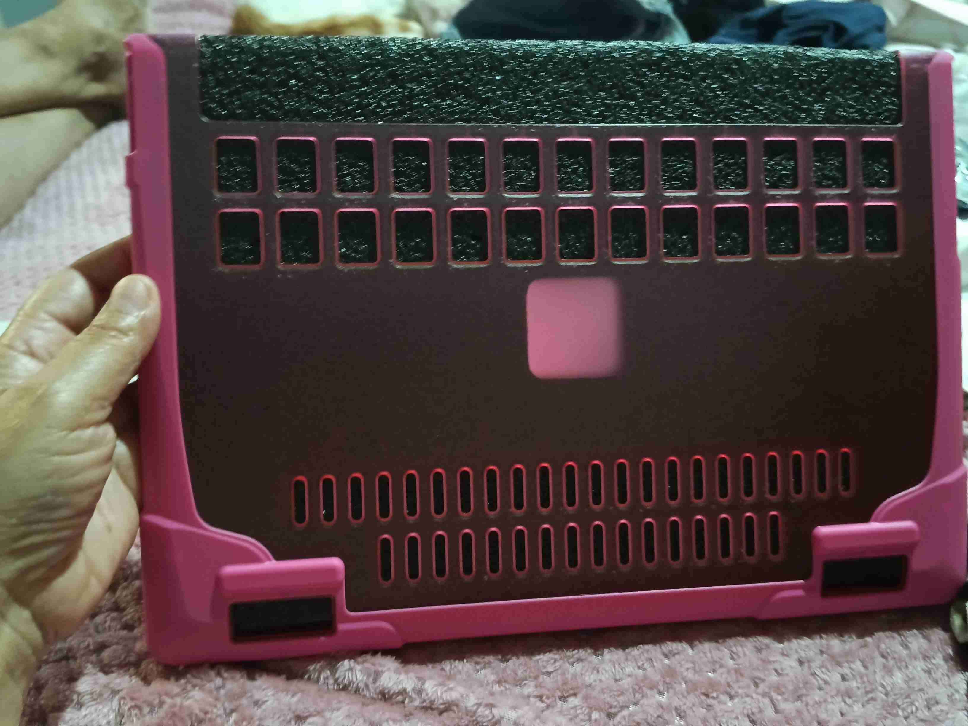 Funda rígida para laptop Pro 13 con soporte - miniatura 2