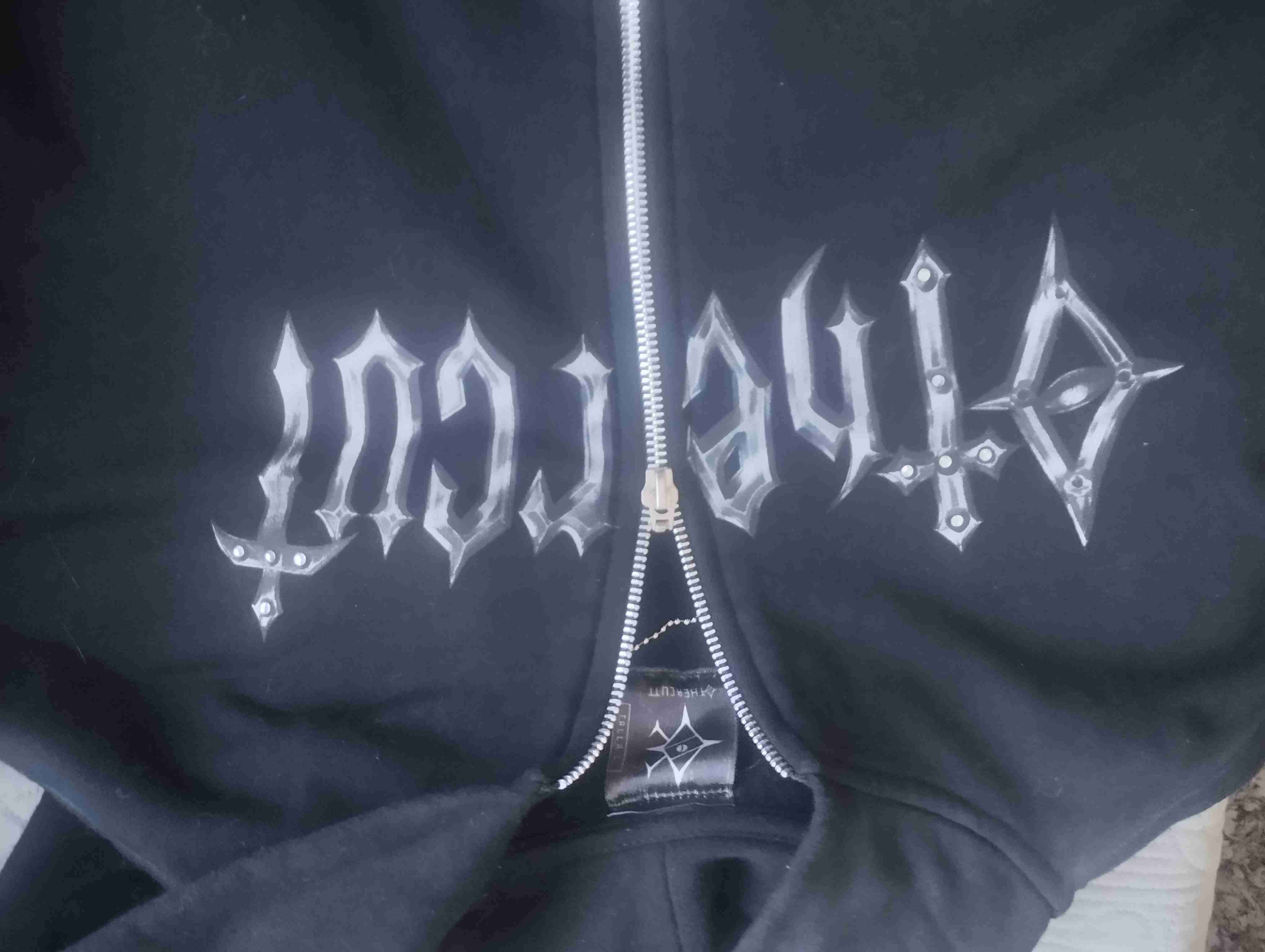 Polerón negro con diseño Gothic - miniatura 5