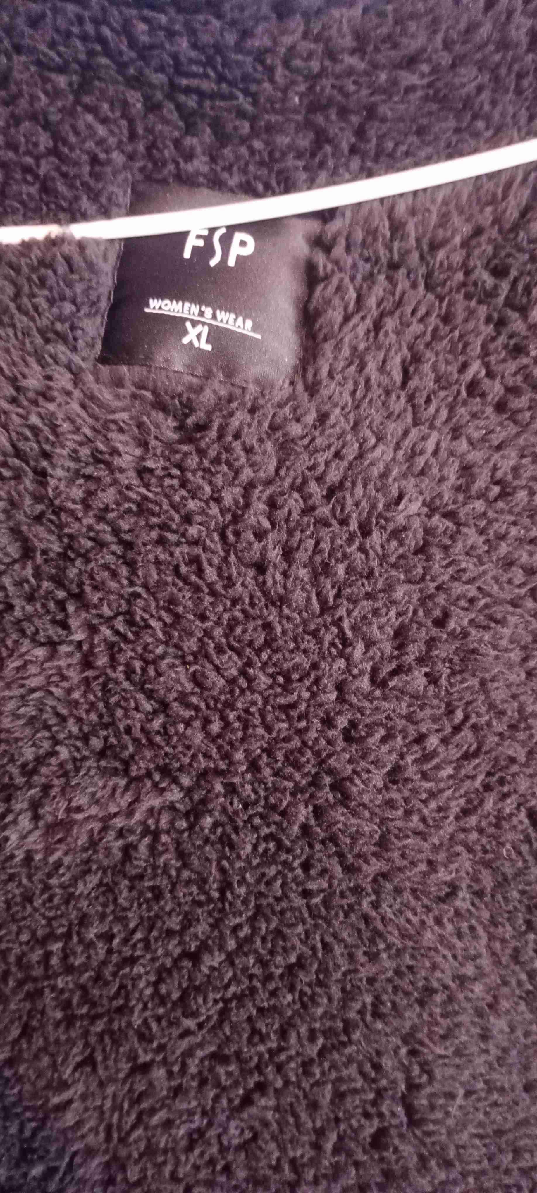 Chaqueta negra acolchada - miniatura 2