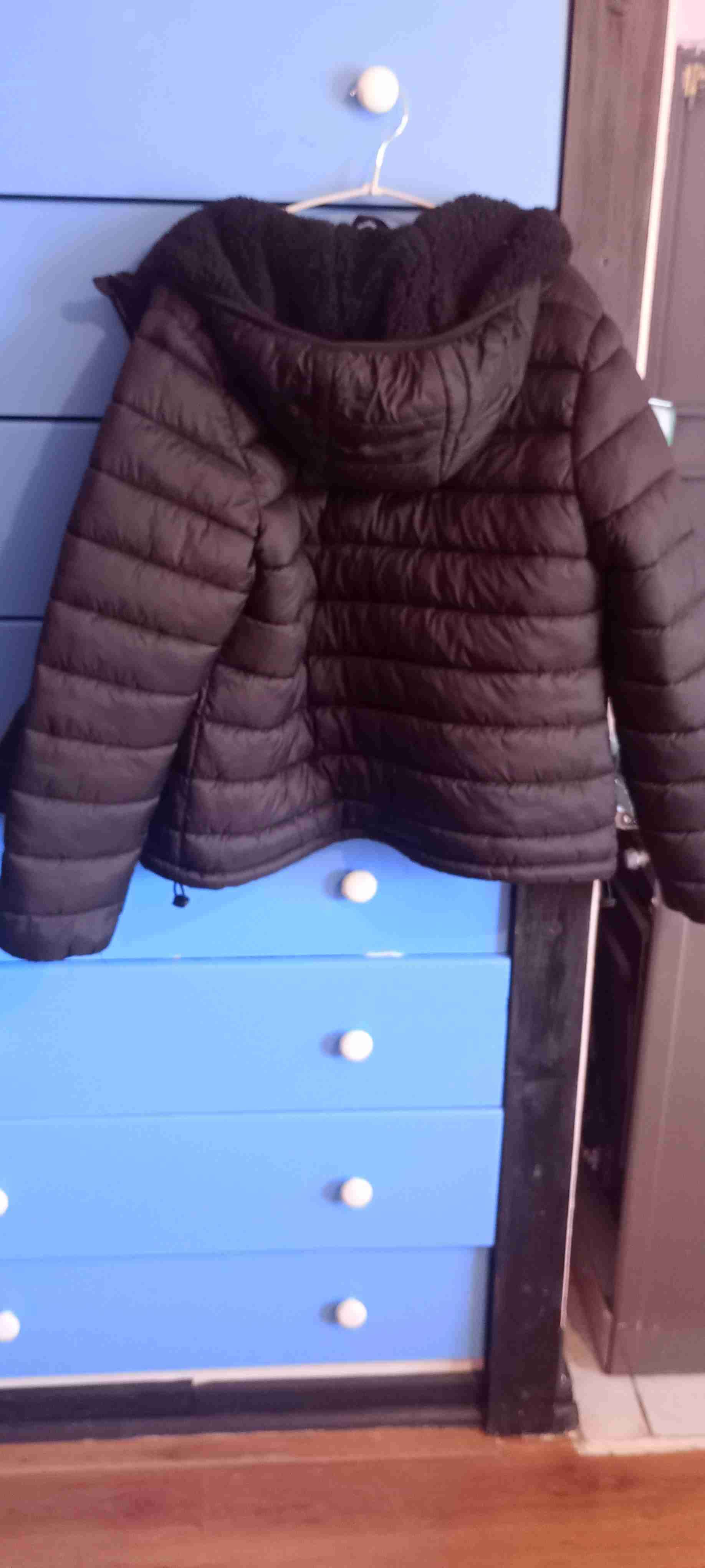 Chaqueta negra acolchada - miniatura 3