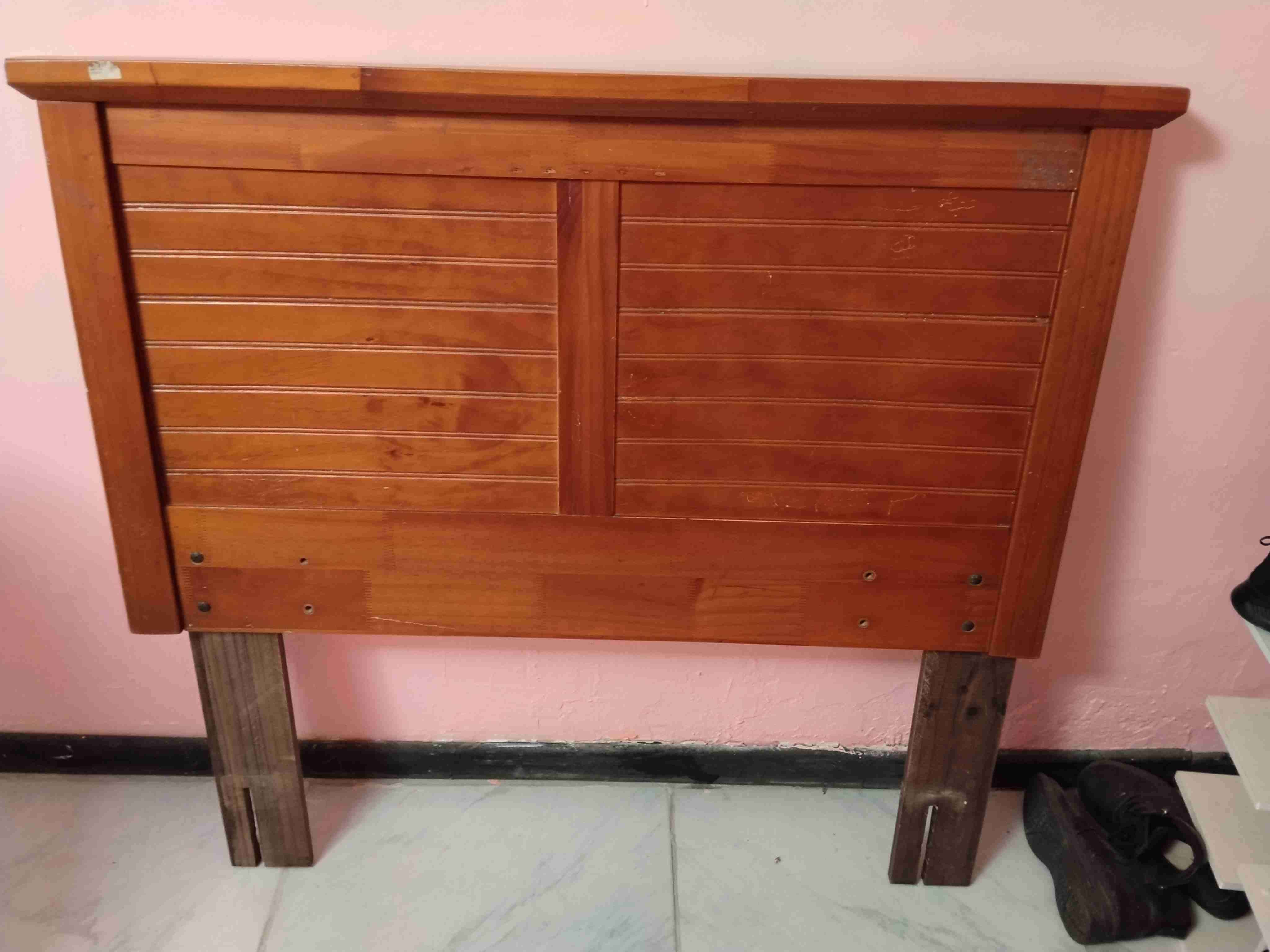 Cabecera de cama de madera - 1