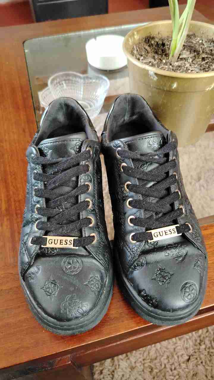 Zapatillas negras Guess - miniatura 3