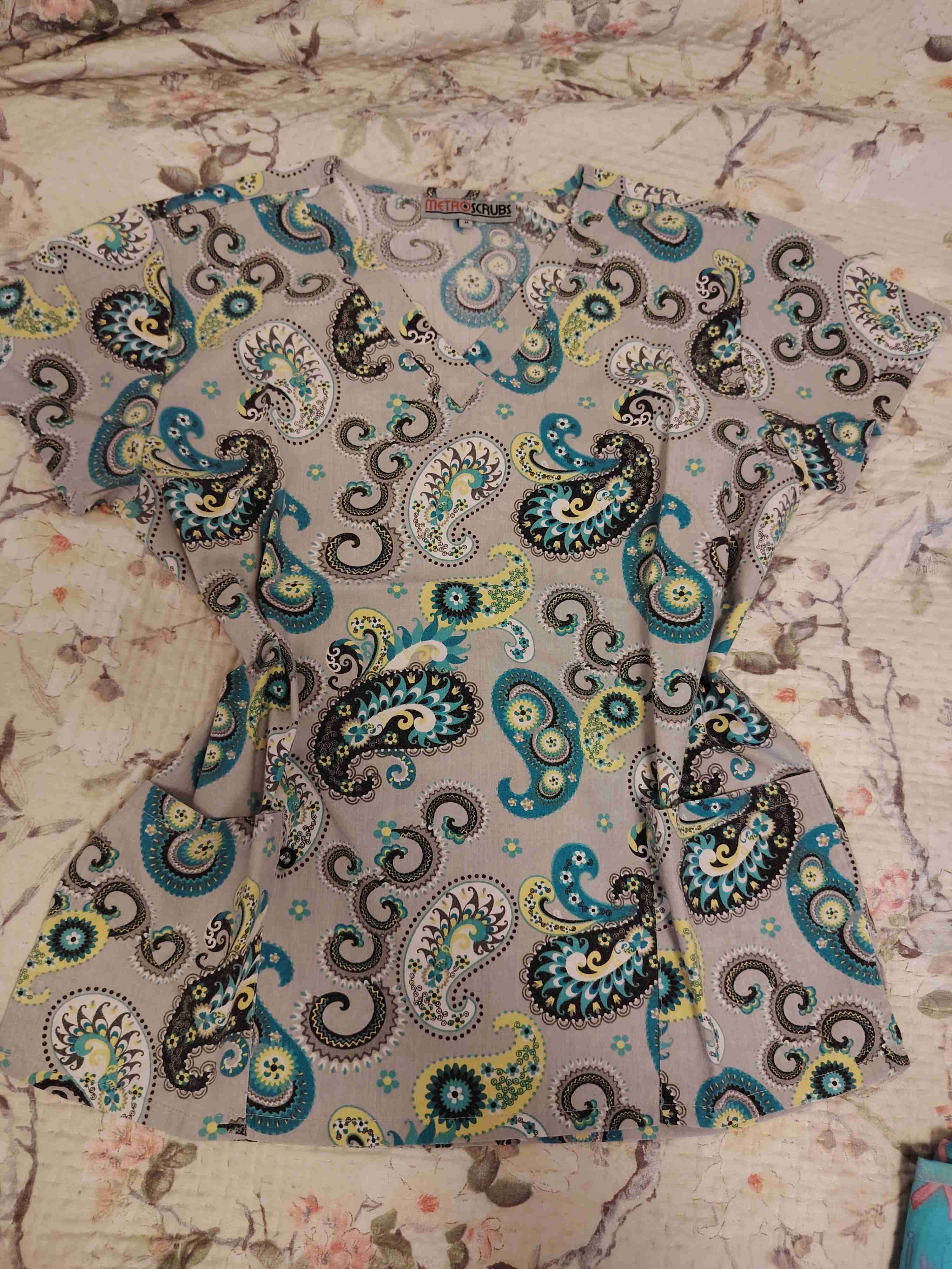 Lote de ropa clinica - 5