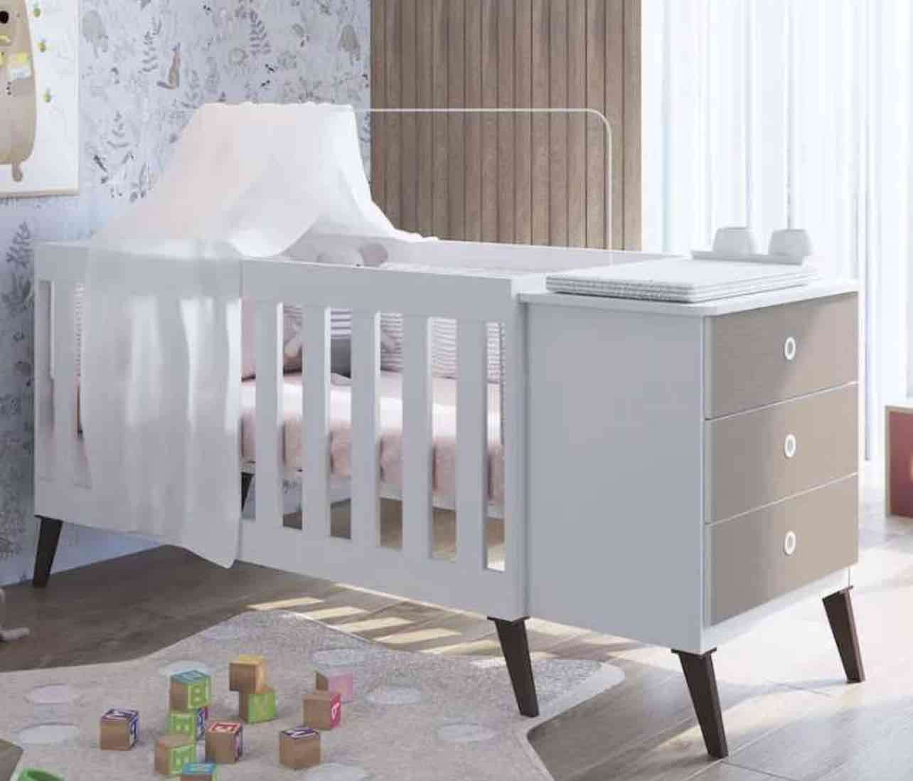 Cuna de madera blanca con colchón y ropa de cama - miniatura 4