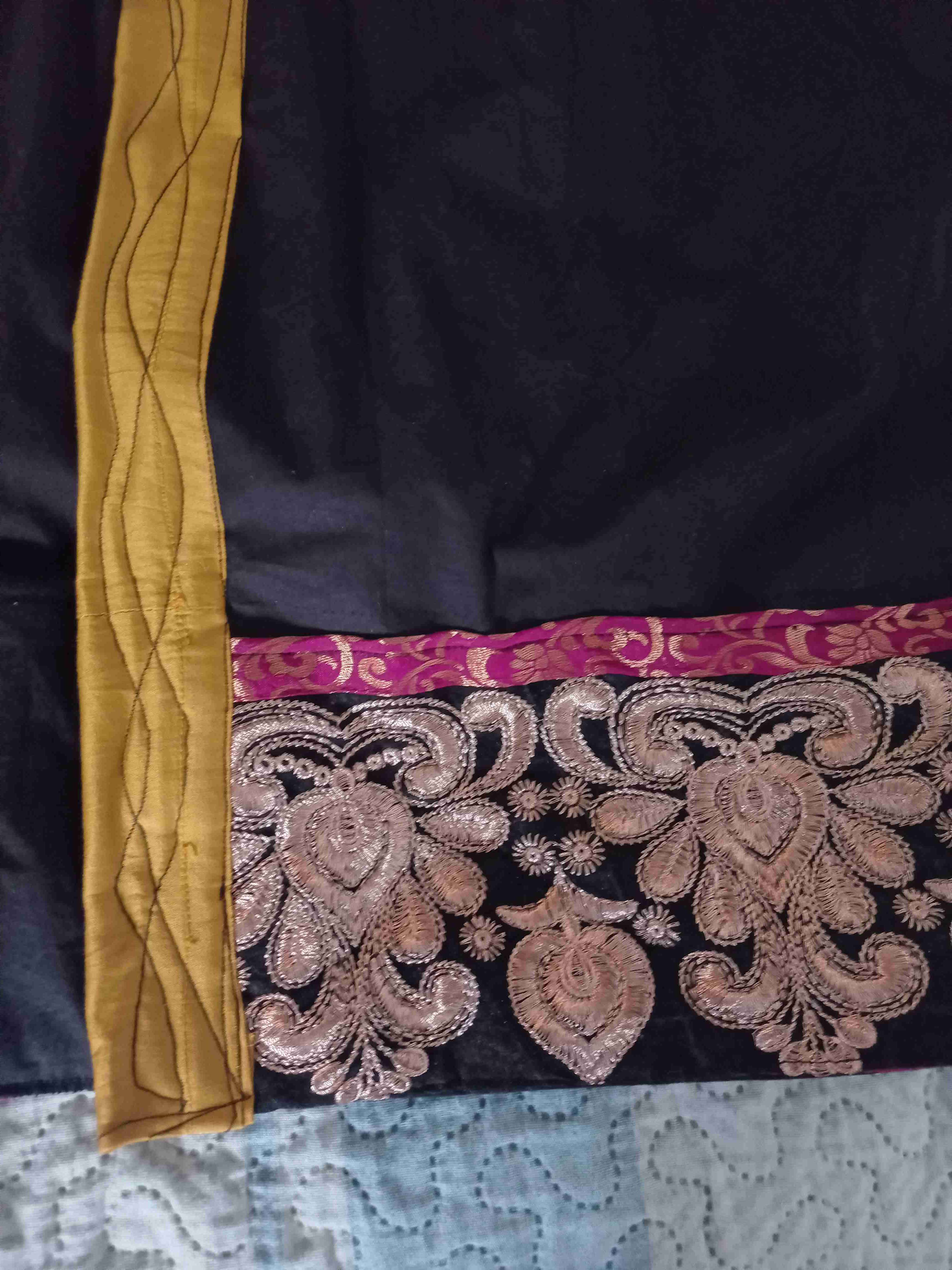 Kimono negro con detalles coloridos - miniatura 6