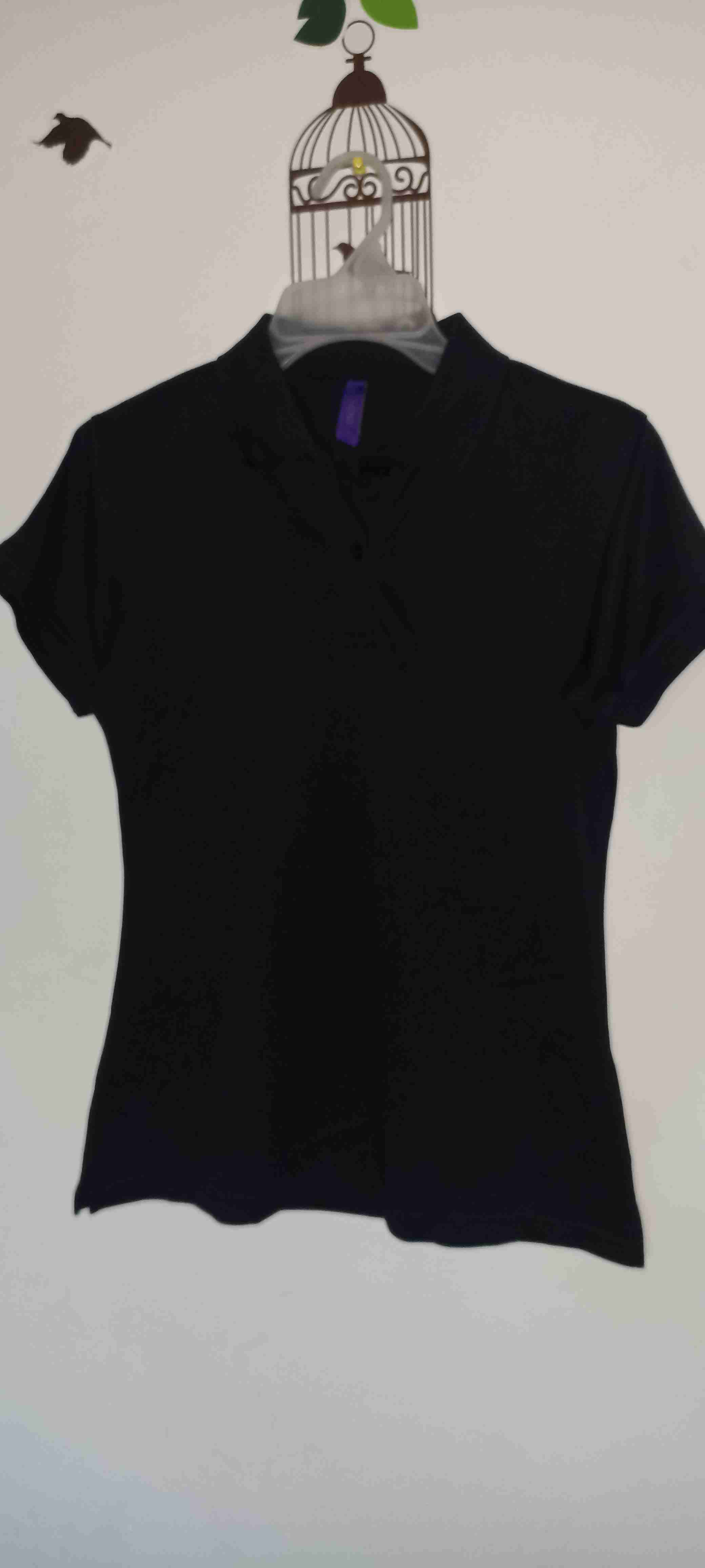 Polera negra de mujer