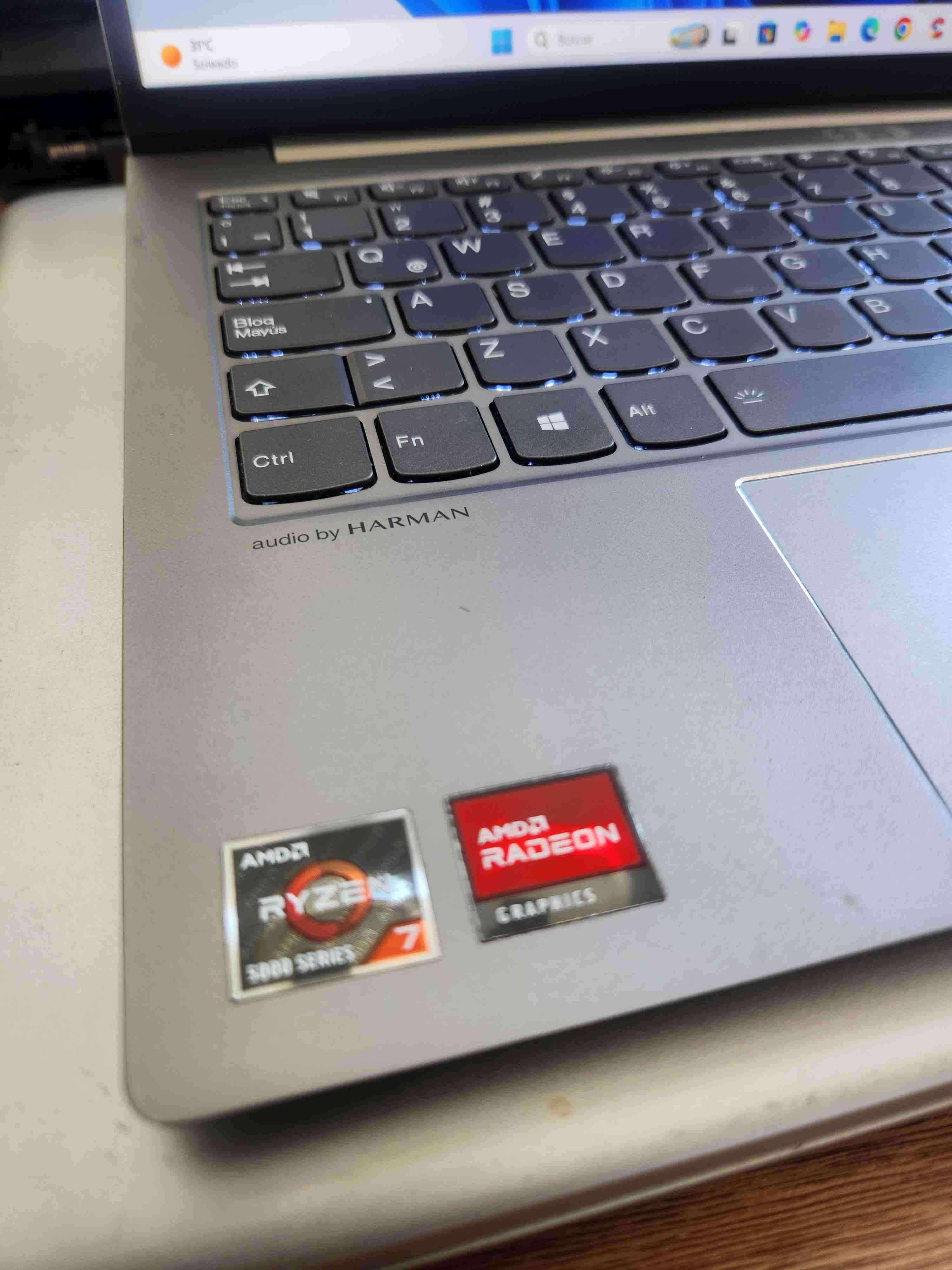 Notebook Lenovo 13s 3ra generación - miniatura 2