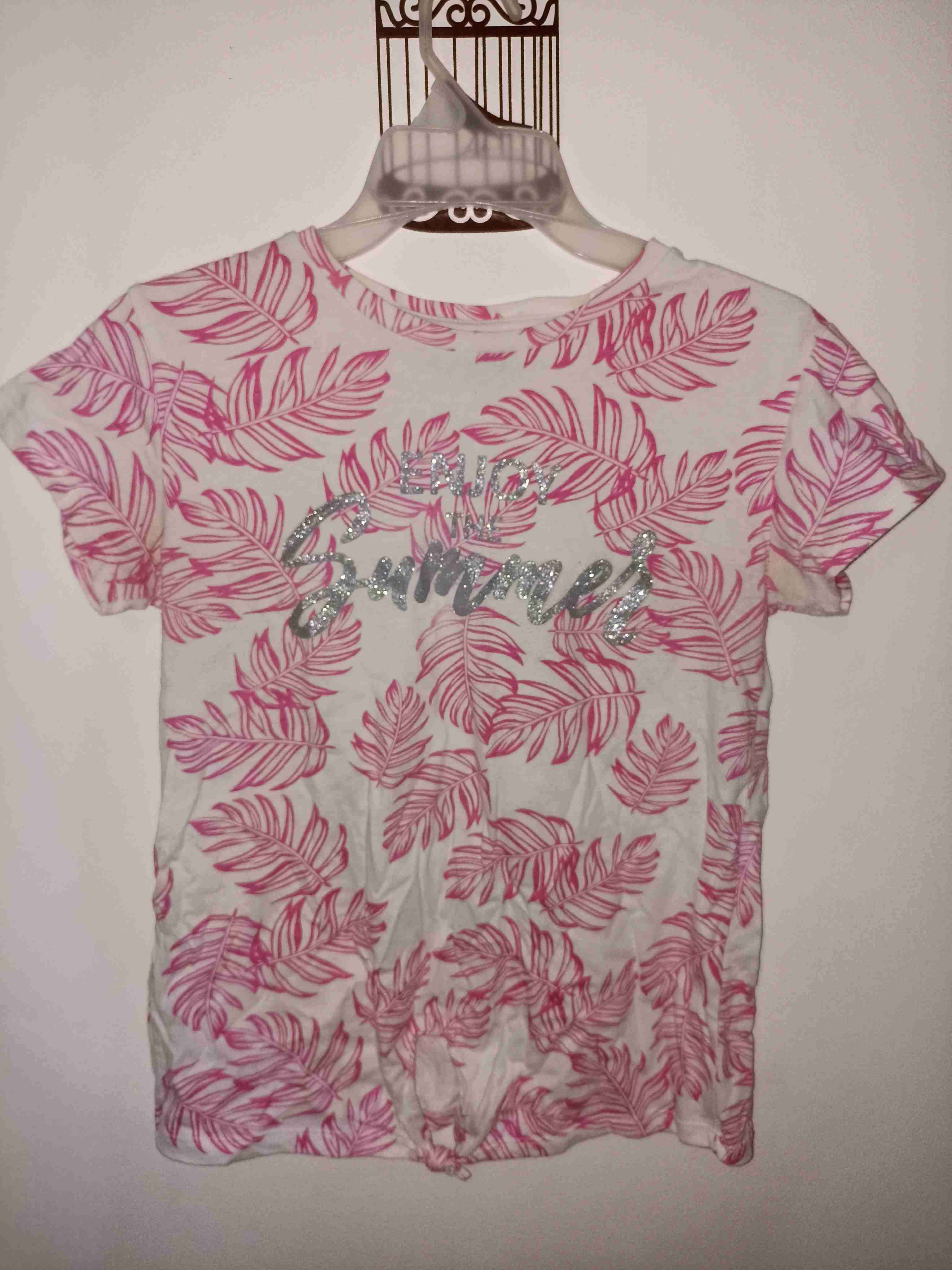 Polera blanca estampado hojas